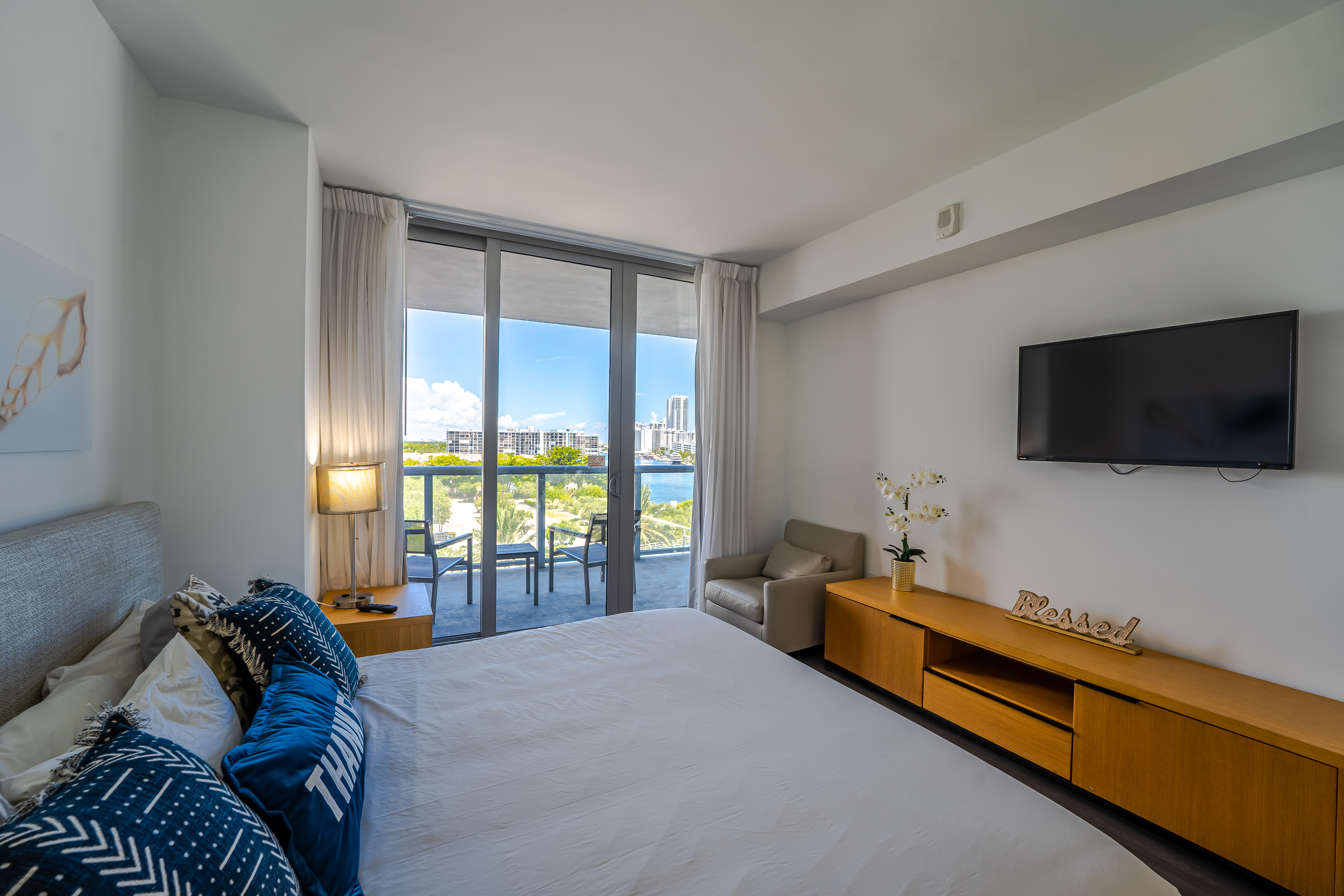  2602 E Hallandale Beach Blvd, Hallandale Beach, FL, 33009 - 物件實景