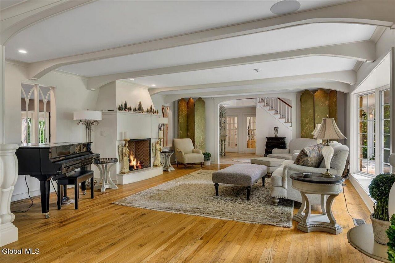 Queensbury, New York, 12804, United States, 4 Bedrooms Bedrooms, ,4 BathroomsBathrooms,Residential,For Sale,2003440