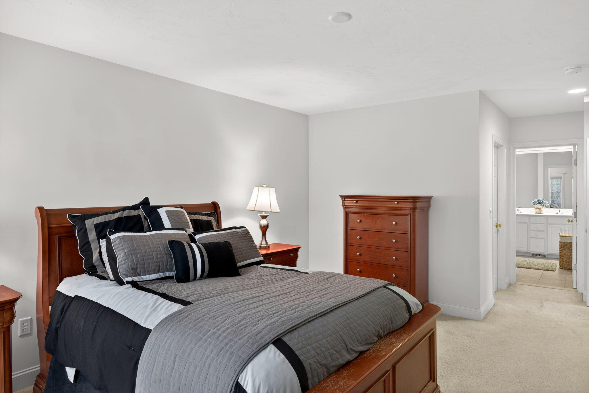  5 Blue Meadow Court, Bourne, MA, 02532 - 物件實景