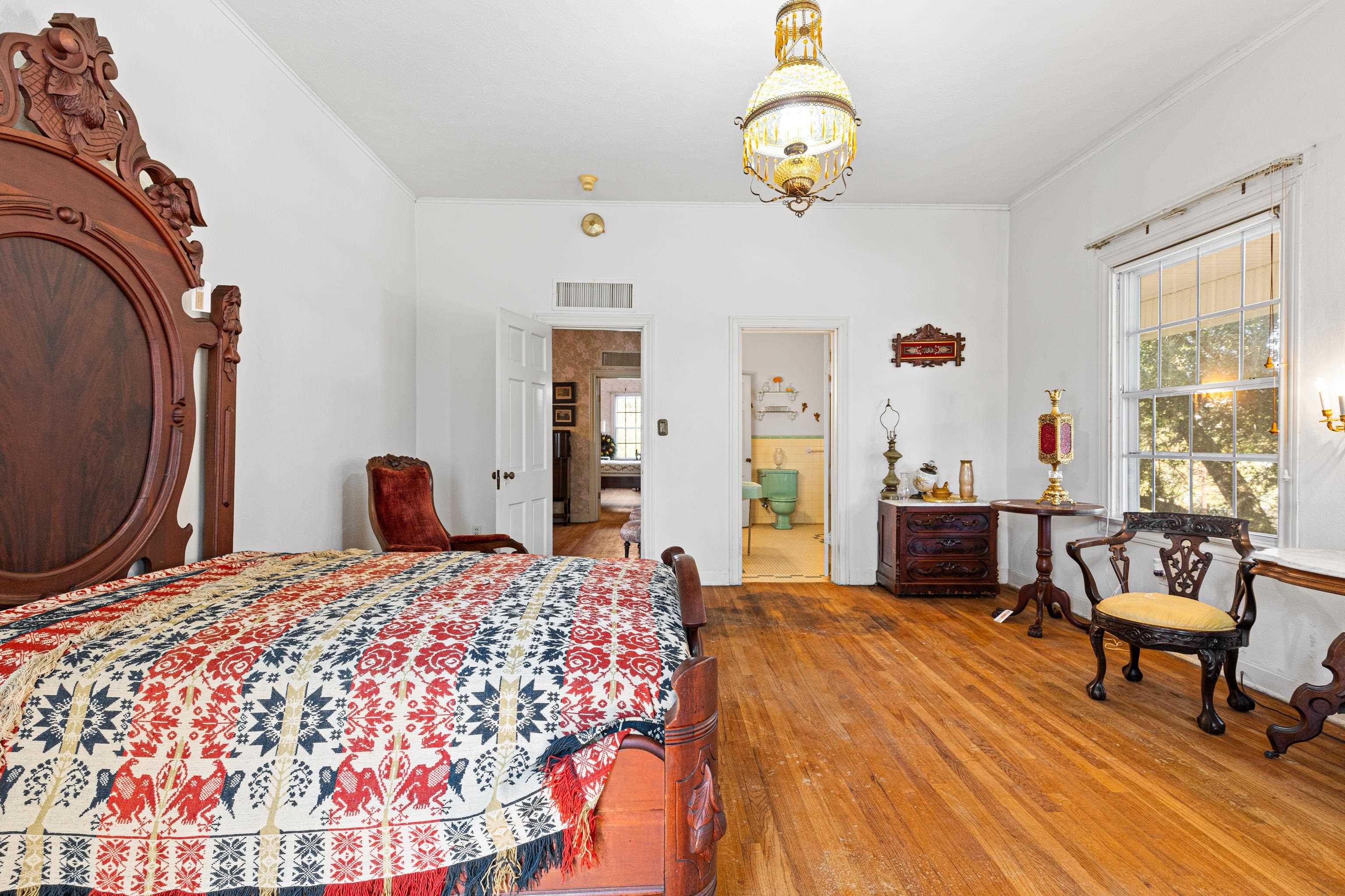 Jefferson, Texas, 75657, United States, 5 Bedrooms Bedrooms, ,5 BathroomsBathrooms,Residential,For Sale,1978271