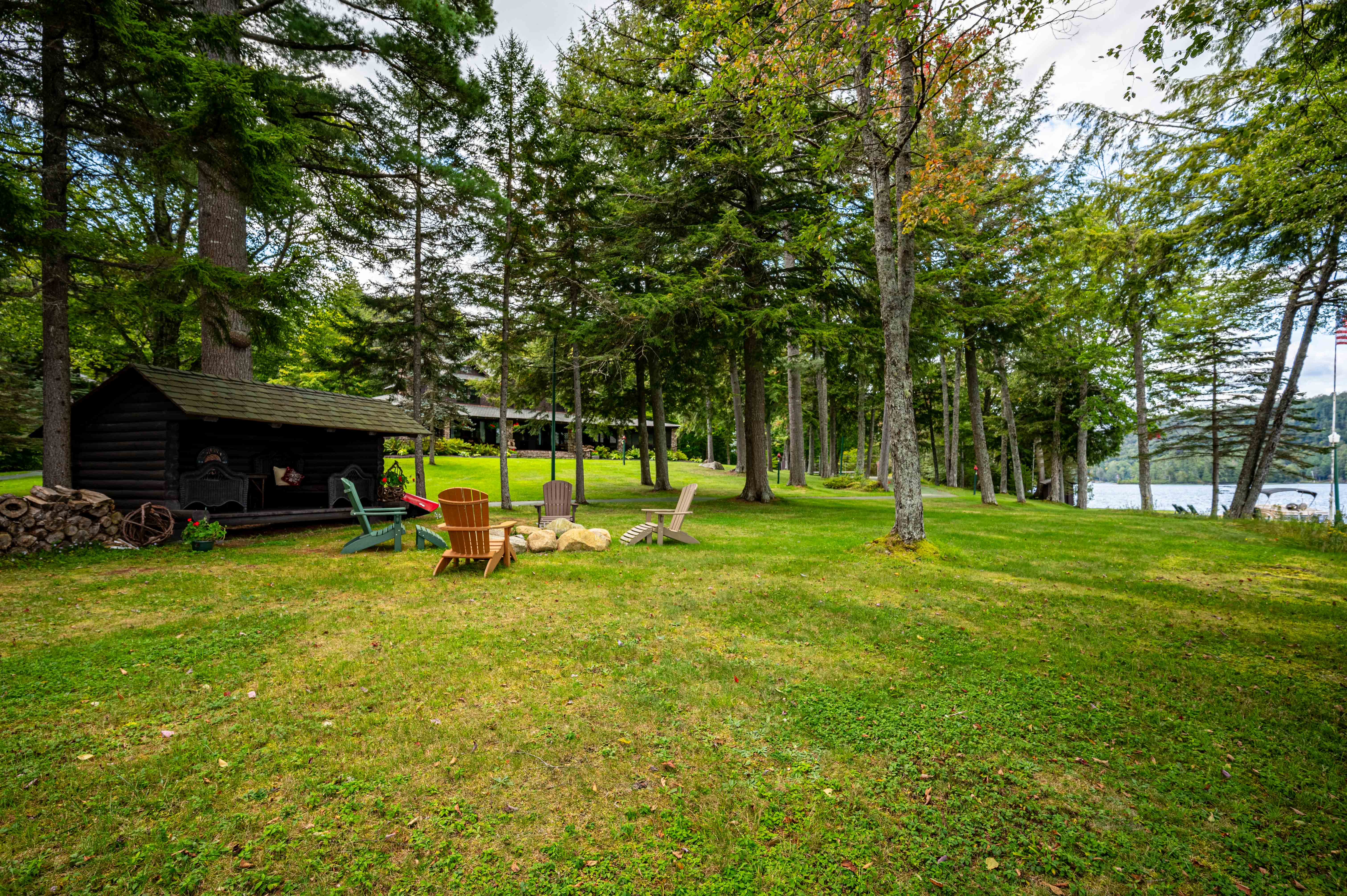  ?Tojenka? on Big Moose Lake in the Central Adirondack Mountains - 物件實景