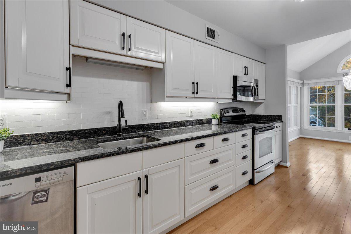 Reston, Virginia, 20194, United States, 3 Bedrooms Bedrooms, ,3 BathroomsBathrooms,Residential,For Sale,1989486