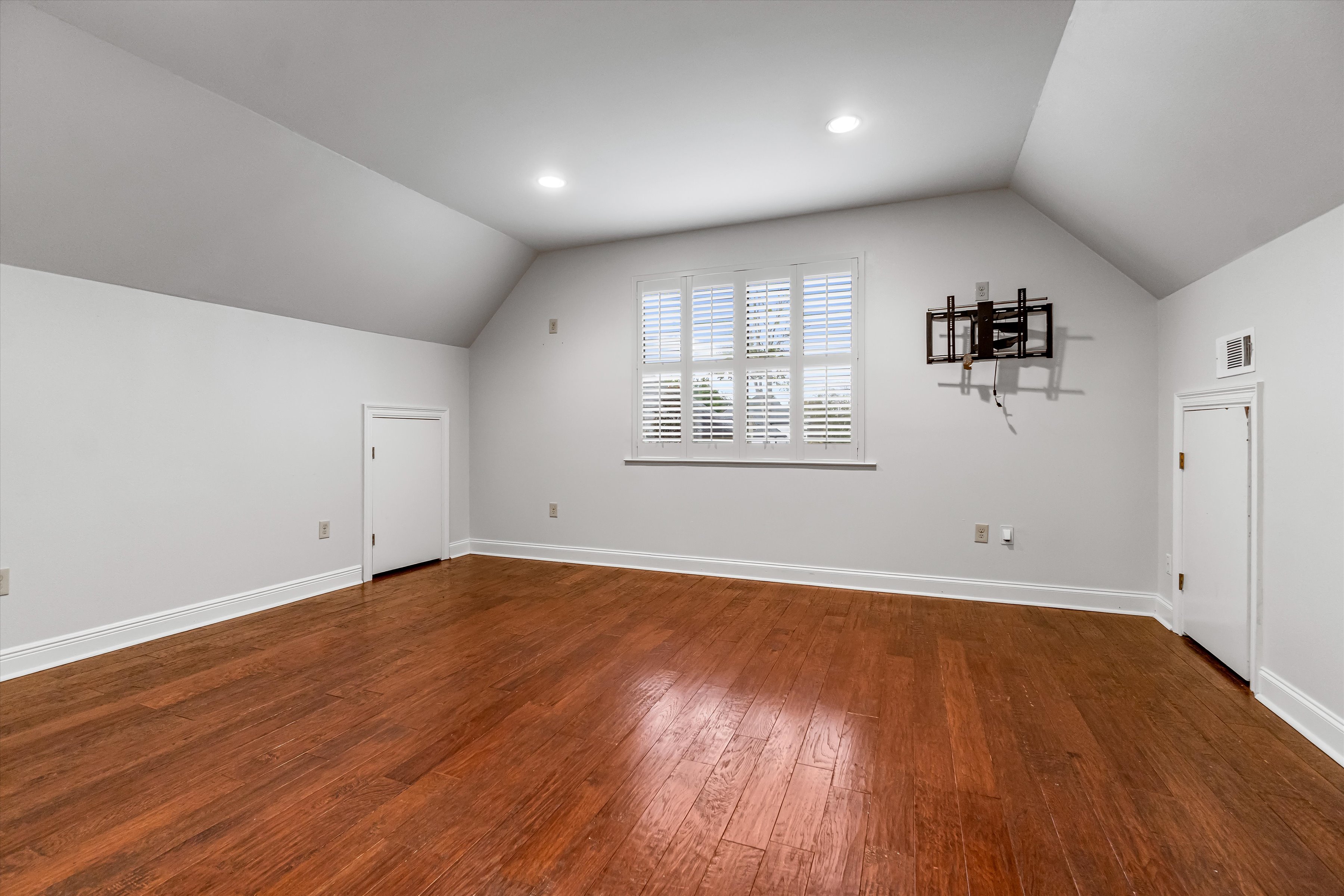 Baton Rouge, Louisiana, 70809, United States, 3 Bedrooms Bedrooms, ,4 BathroomsBathrooms,Residential,For Sale,1998392