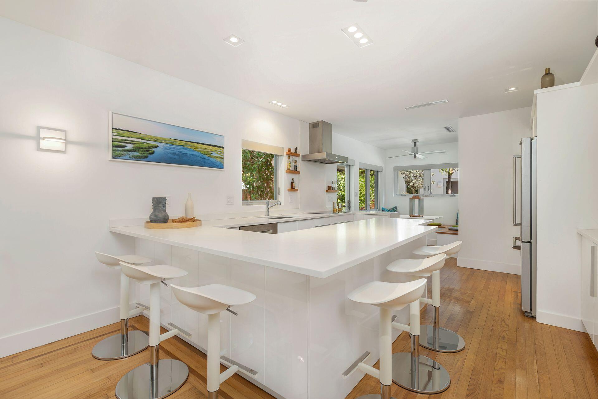 West Palm Beach, Florida, 33401, United States, 2 Bedrooms Bedrooms, ,3 BathroomsBathrooms,Residential,For Sale,2001645