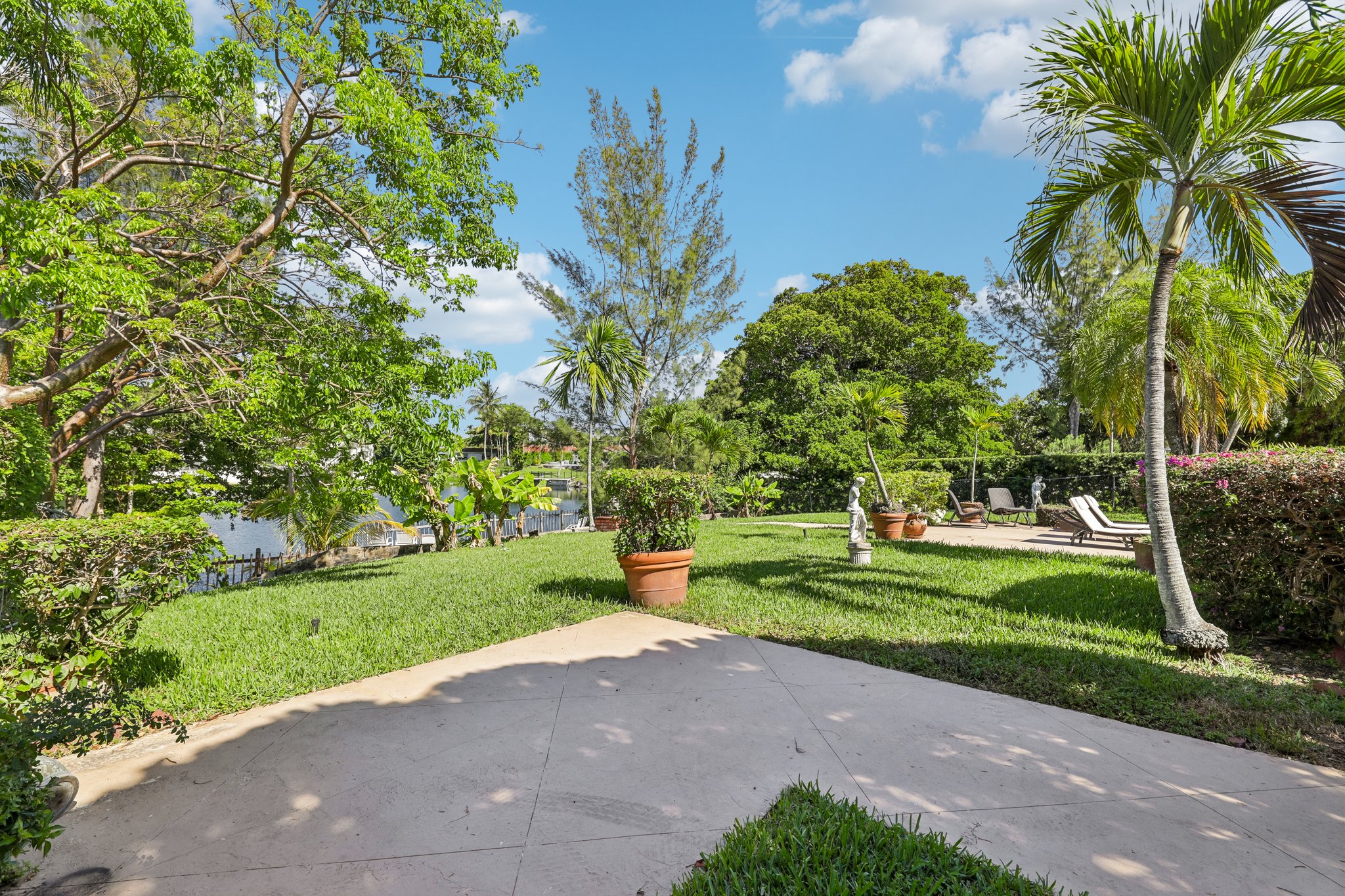  19805 NE 22nd Ave, Miami, FL, 33180 - 物件實景