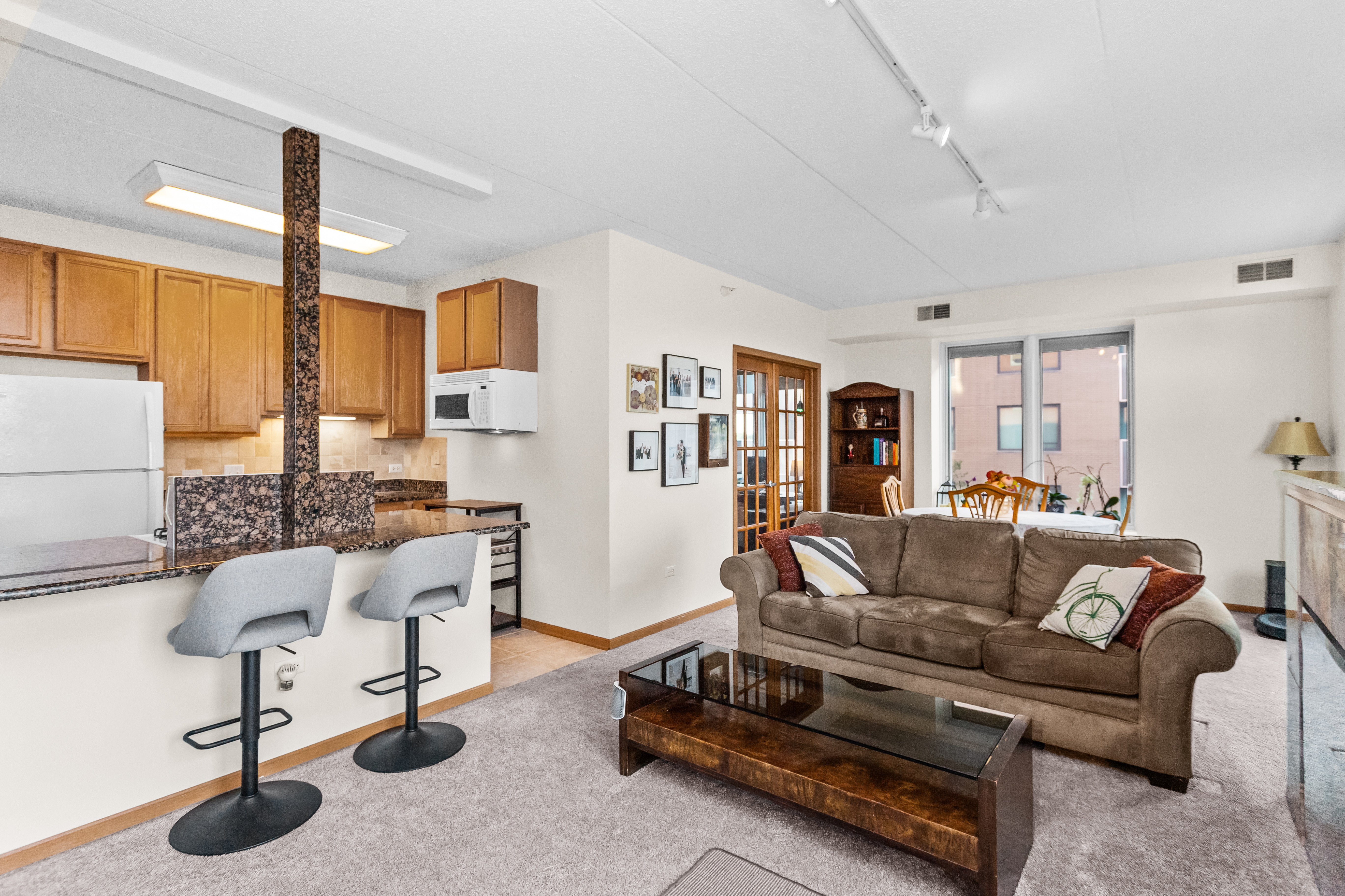  Spacious 3 Bedroom, 2 Bath Condo - 物件實景