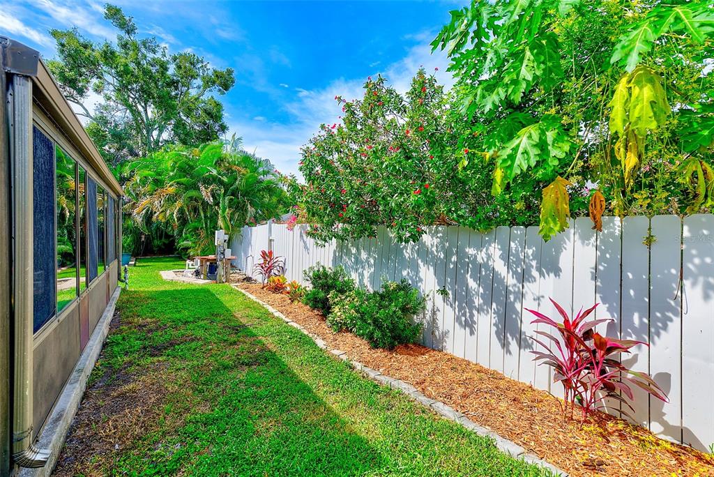 Largo, Florida, 33773, United States, 3 Bedrooms Bedrooms, ,2 BathroomsBathrooms,Residential,For Sale,1939430