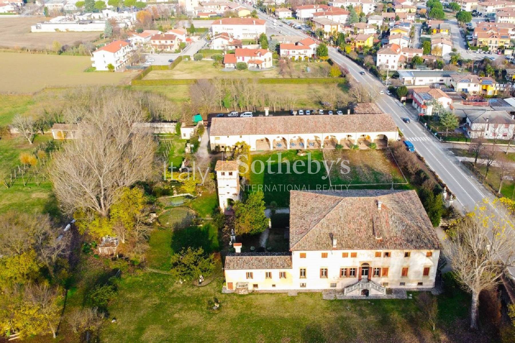  Venetian Renaissance Villa with frescoes and tower, barchessa and outbuildings - 物件實景
