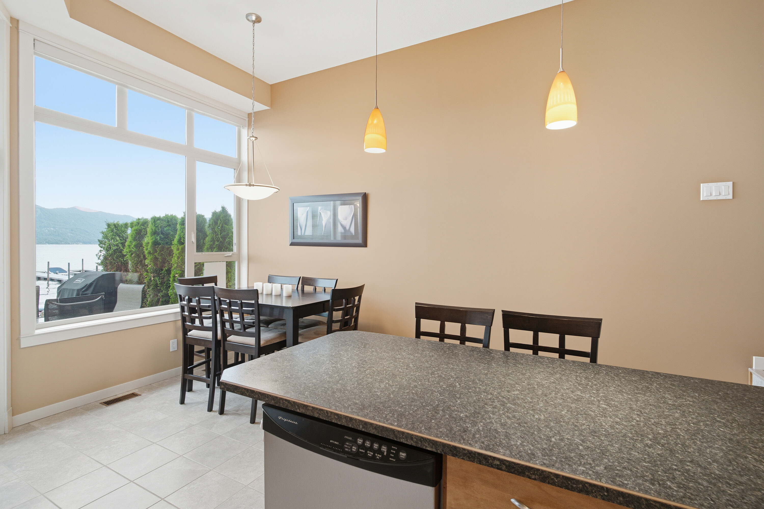  Premier Lakeshore Living - 物件實景