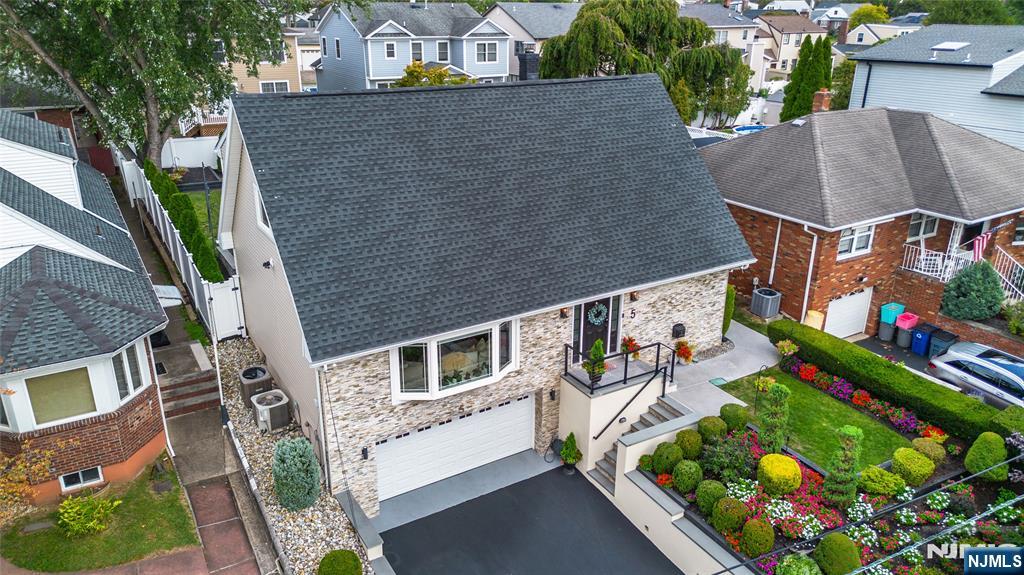 Elmwood Park, New Jersey, 07407, United States, 3 Bedrooms Bedrooms, ,3 BathroomsBathrooms,Residential,For Sale,1941820