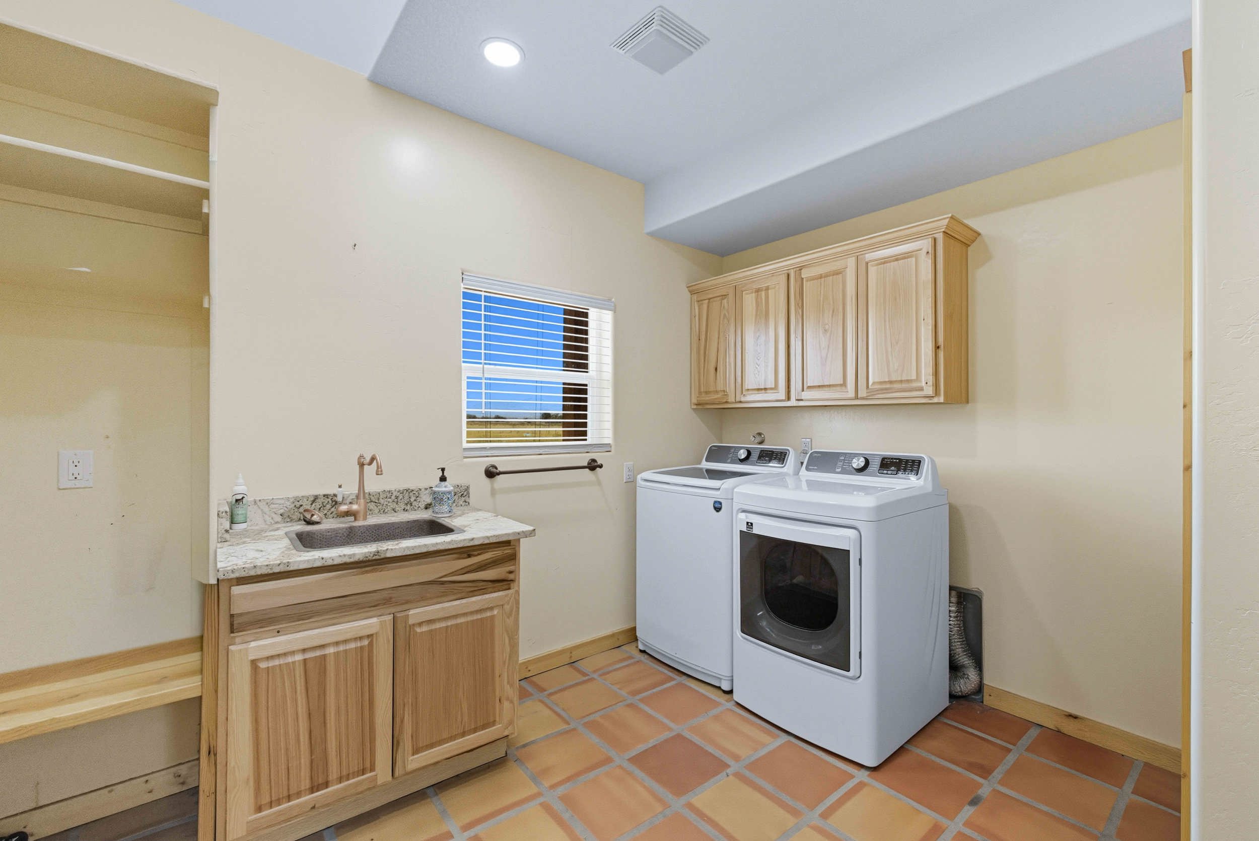 Veguita, New Mexico, 87062, United States, 4 Bedrooms Bedrooms, ,2 BathroomsBathrooms,Residential,For Sale,1974497