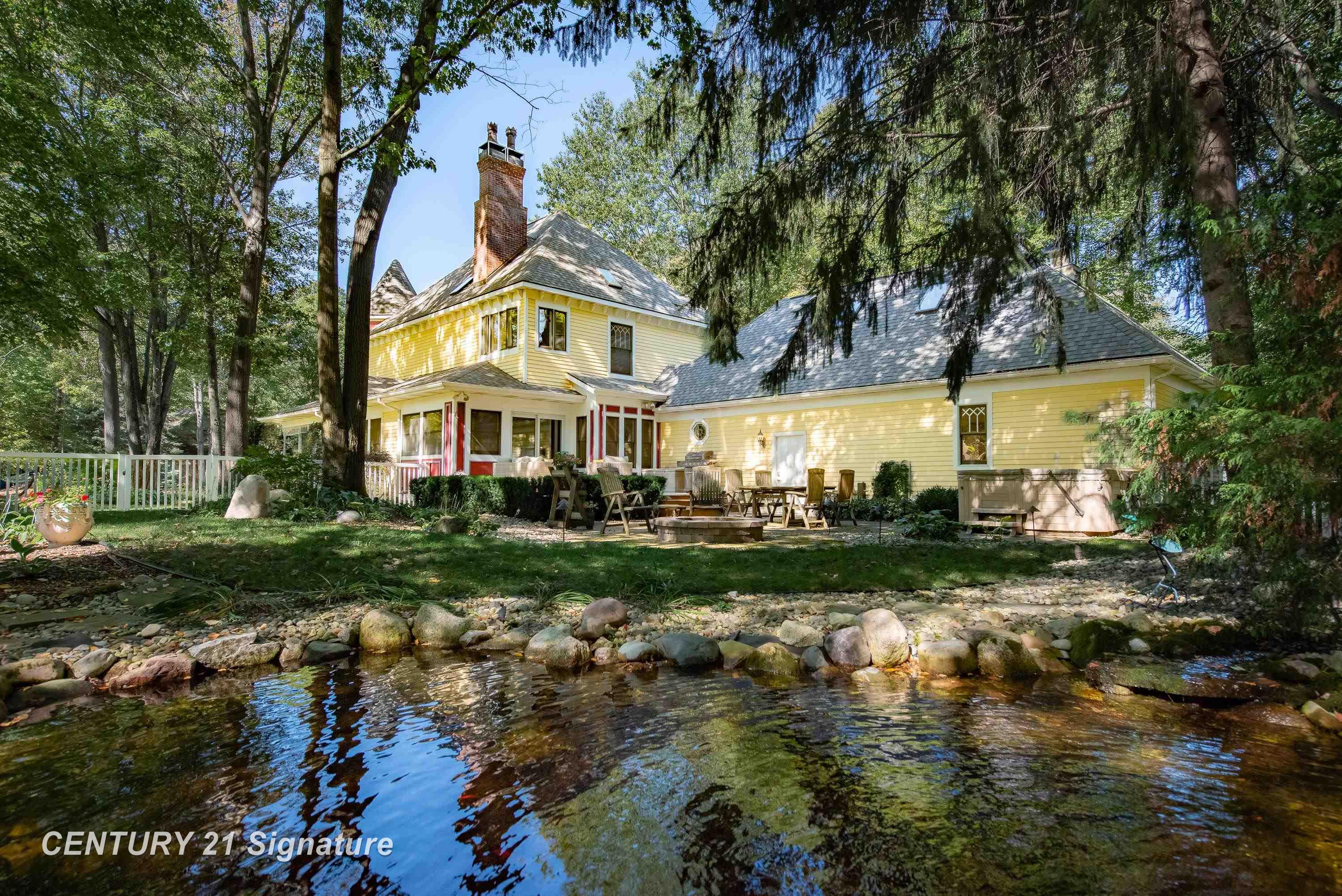 Midland, Michigan, 48642, United States, 5 Bedrooms Bedrooms, ,6 BathroomsBathrooms,Residential,For Sale,1977241