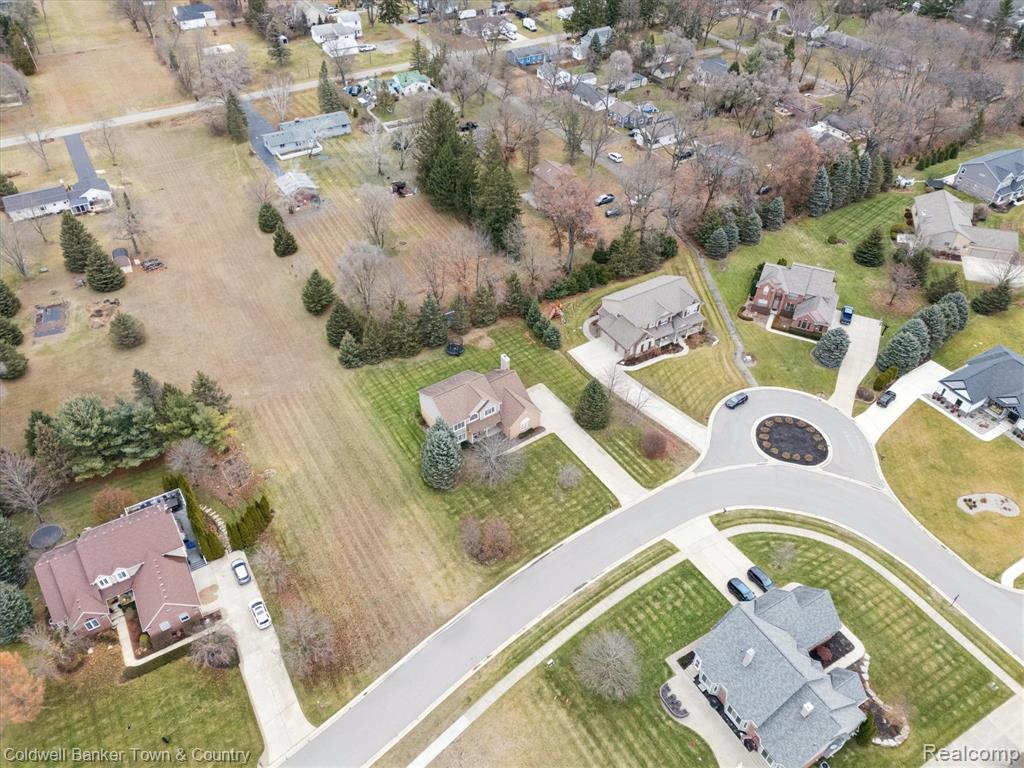 Highland, Michigan, 48357, United States, 4 Bedrooms Bedrooms, ,4 BathroomsBathrooms,Residential,For Sale,2003066