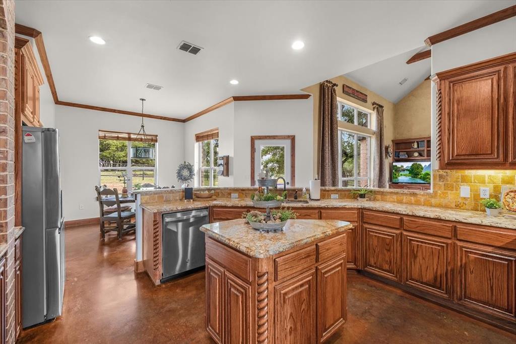 Weatherford, Texas, 76085, United States, 4 Bedrooms Bedrooms, ,3 BathroomsBathrooms,Residential,For Sale,2040149
