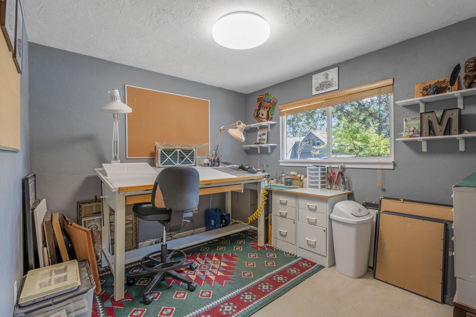 Bend, Oregon, 97702, United States, 3 Bedrooms Bedrooms, ,2 BathroomsBathrooms,Residential,For Sale,1891060