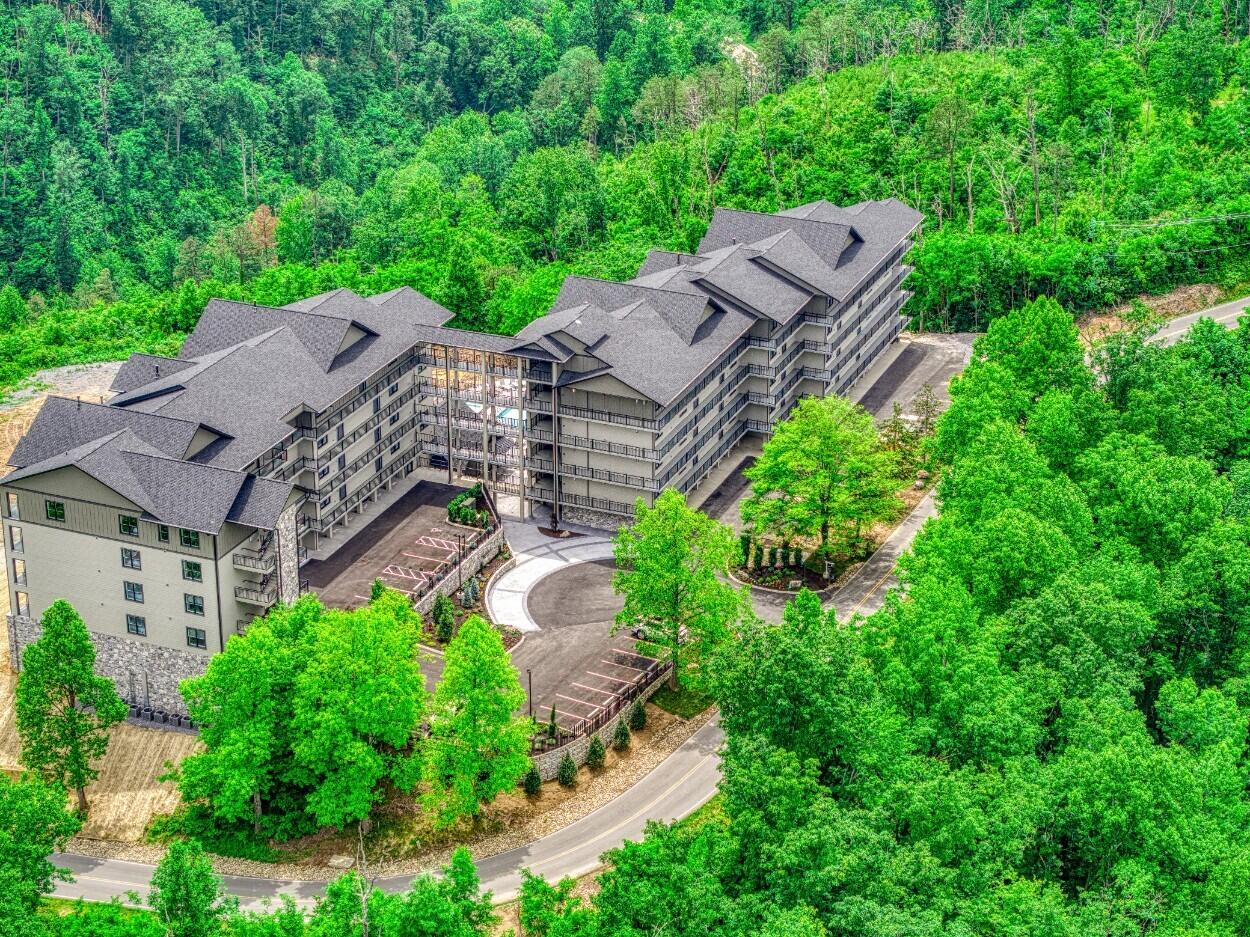 Gatlinburg, Tennessee, 37738, United States, 3 Bedrooms Bedrooms, ,4 BathroomsBathrooms,Residential,For Sale,2027383