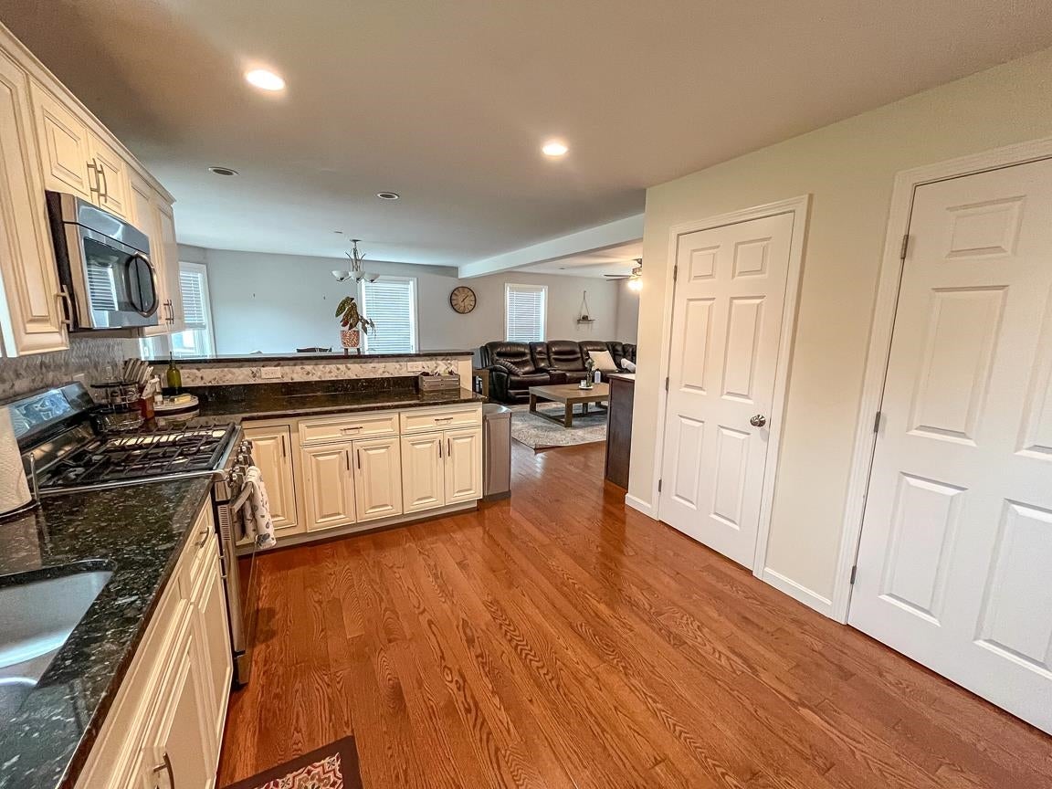 Northfield, New Hampshire, 03276, United States, 3 Bedrooms Bedrooms, ,1 BathroomBathrooms,Residential,For Sale,1992023