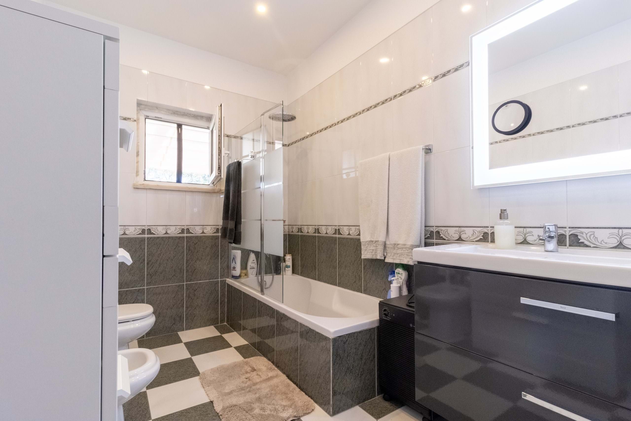 Cascais, Lisbon, 2645-436, PT, 2 Bedrooms Bedrooms, ,2 BathroomsBathrooms,Residential,For Sale,1898687