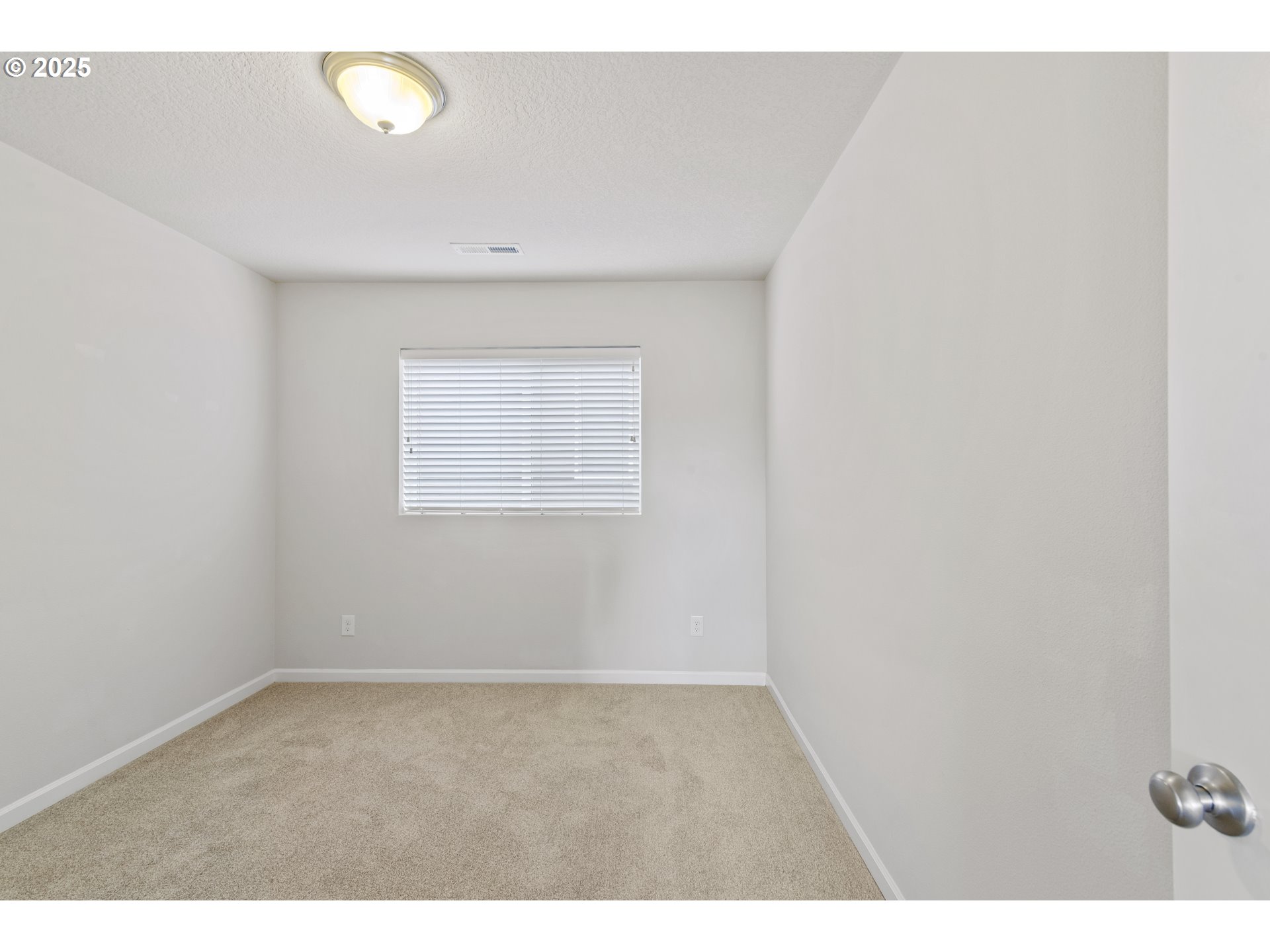 Ridgefield, Washington, 98642, United States, 4 Bedrooms Bedrooms, ,2 BathroomsBathrooms,Residential,For Sale,1970691