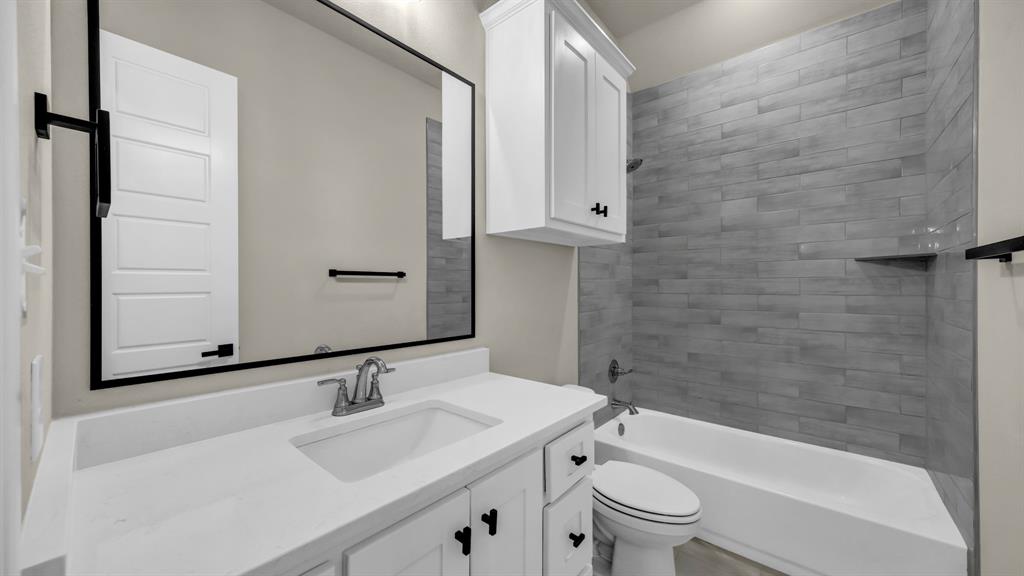 Poolville, Texas, 76487, United States, 4 Bedrooms Bedrooms, ,3 BathroomsBathrooms,Residential,For Sale,1998722