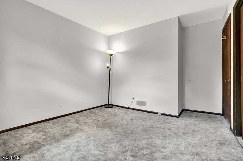 Pequannock Twp., New Jersey, 07444, United States, 3 Bedrooms Bedrooms, ,2 BathroomsBathrooms,Residential,For Sale,1934340