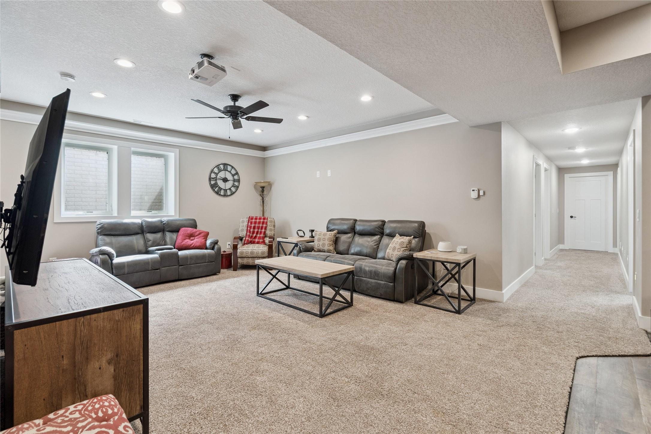 Ankeny, Iowa, 50023, United States, 6 Bedrooms Bedrooms, ,3 BathroomsBathrooms,Residential,For Sale,1937819