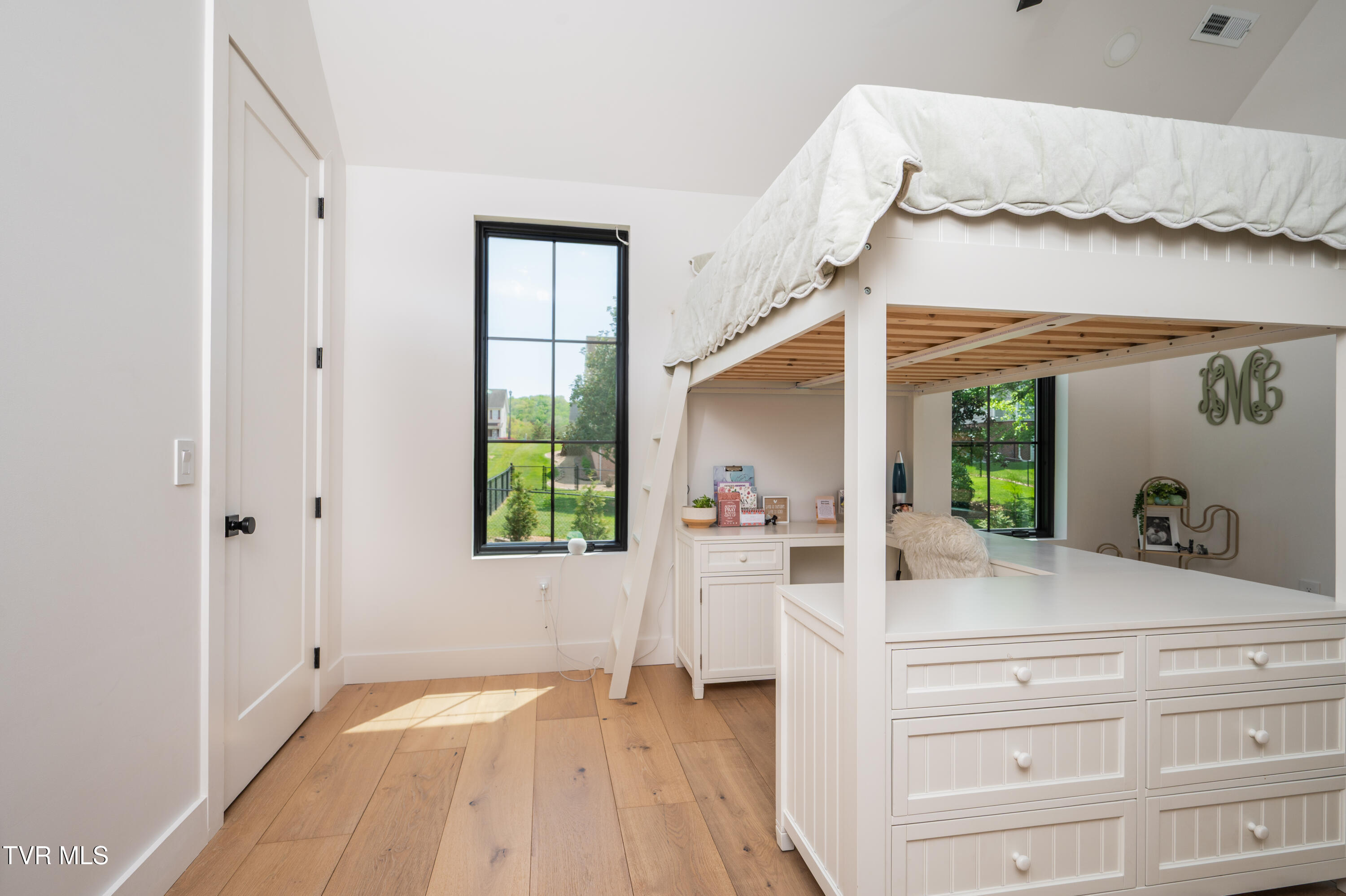 Kingsport, Tennessee, 37664, United States, 4 Bedrooms Bedrooms, ,4 BathroomsBathrooms,Residential,For Sale,1981214