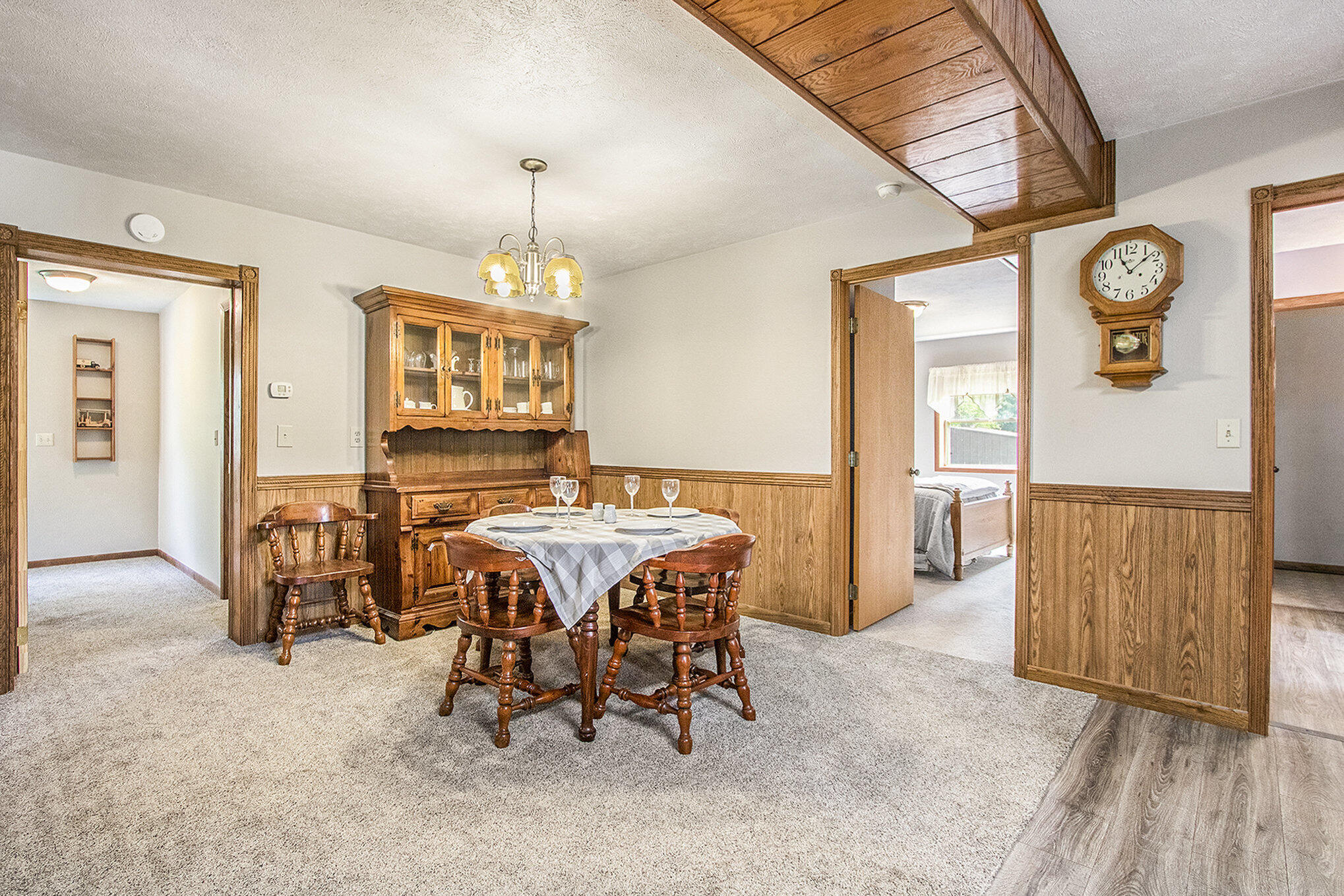 Niles, Michigan, 49120, United States, 2 Bedrooms Bedrooms, ,2 BathroomsBathrooms,Residential,For Sale,1979115