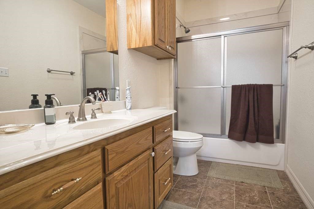 Brazoria, Texas, 77422, United States, 4 Bedrooms Bedrooms, ,3 BathroomsBathrooms,Residential,For Sale,1935189