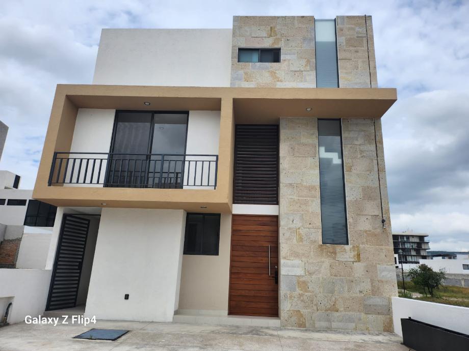 Real de Queretaro, Querétaro, Querétaro, 76146, Mexico, 3 Bedrooms Bedrooms, ,4 BathroomsBathrooms,Residential,For Sale,Real de Queretaro,1652848