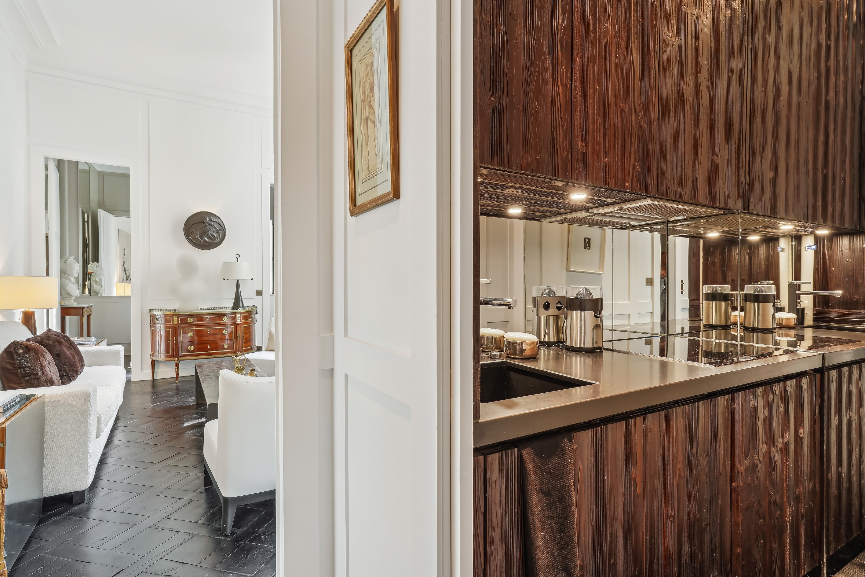  FOR SALE - Marché St honoré - 75001 PARIS - Apartment in a 18th Century