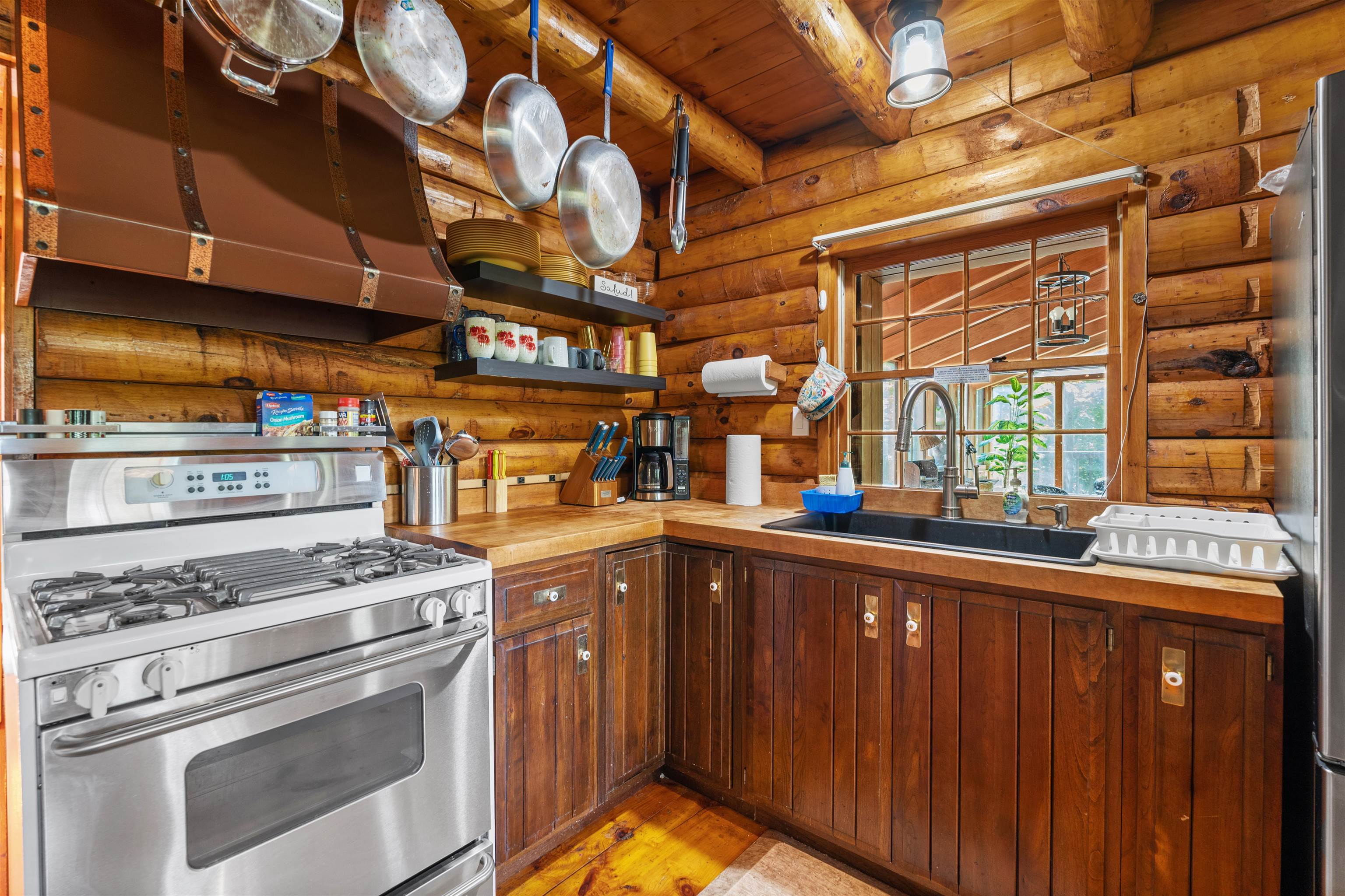 Alton, New Hampshire, 03810, United States, 4 Bedrooms Bedrooms, ,Residential,For Sale,1928654
