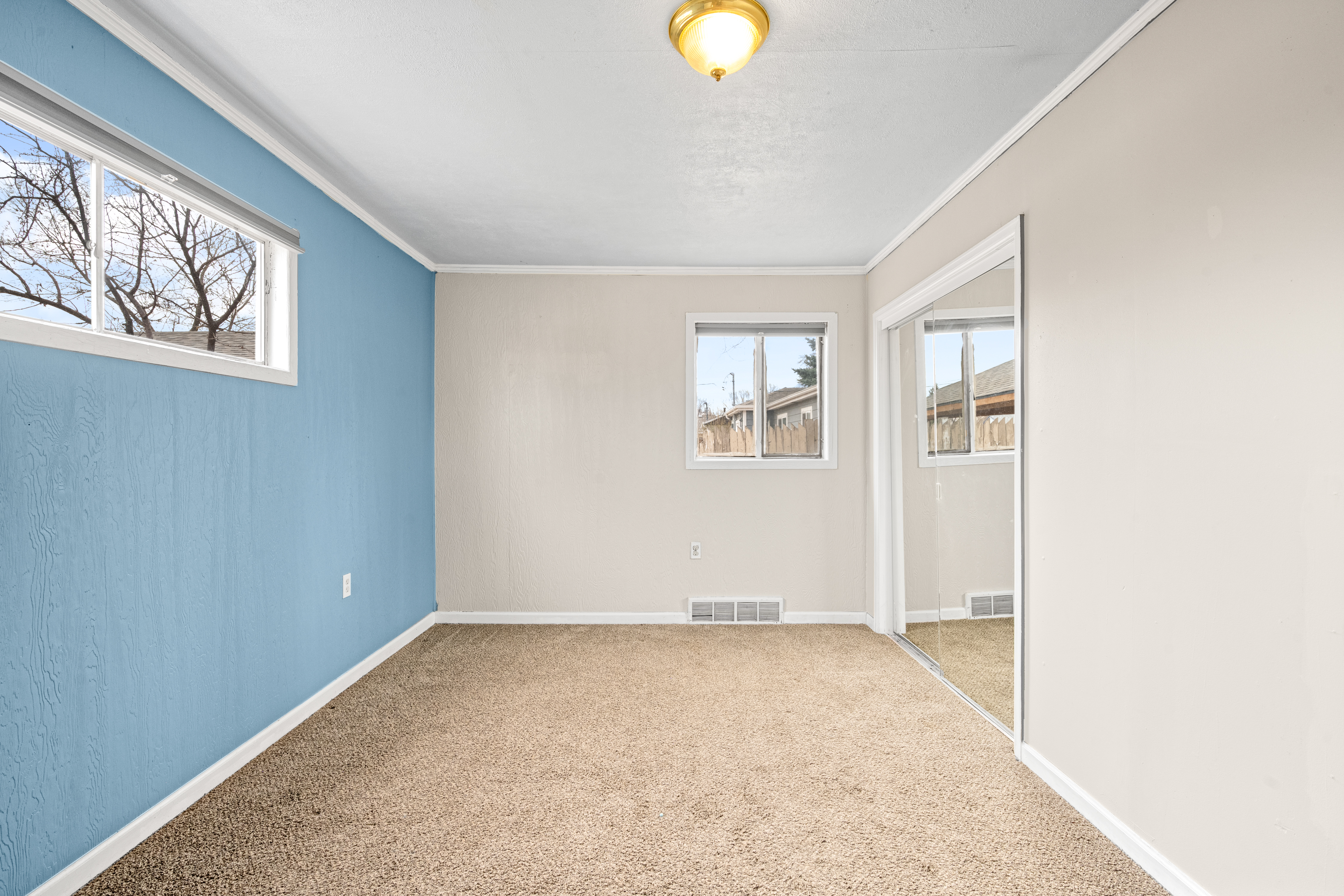  5 Bedroom Home Just Steps From Huston Lake Park - 物件實景