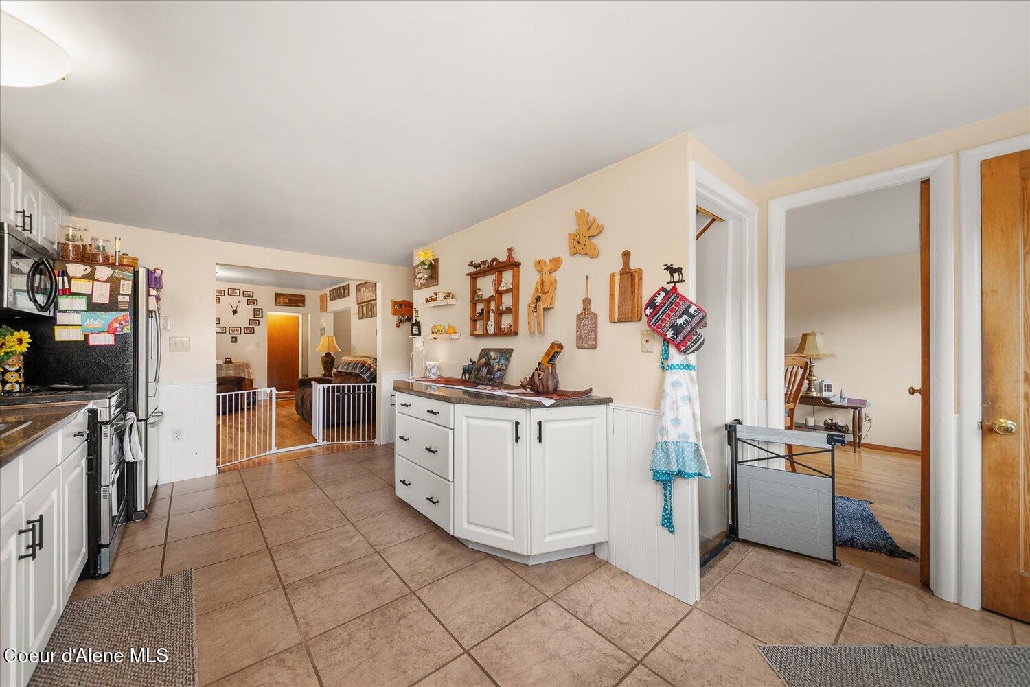 Metaline Falls, Washington, 99153, United States, 5 Bedrooms Bedrooms, ,3 BathroomsBathrooms,Residential,For Sale,1980097