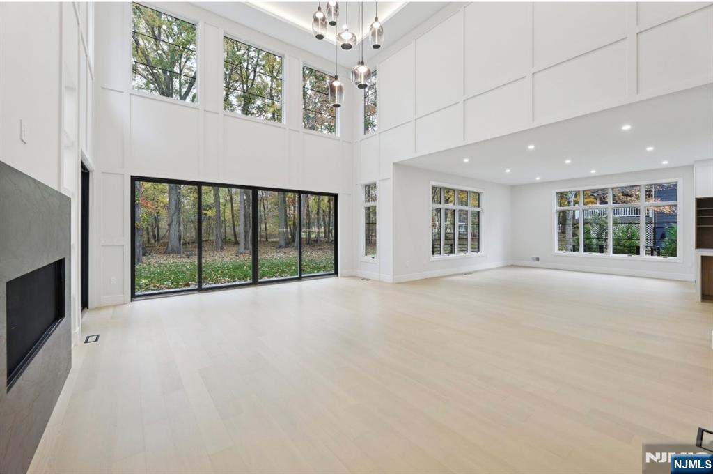 Haworth, New Jersey, 07641, United States, 6 Bedrooms Bedrooms, ,7 BathroomsBathrooms,Residential,For Sale,1989640