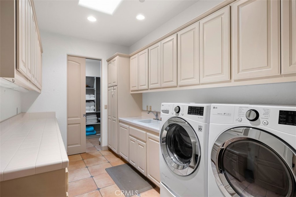 Rancho Santa Fe, California, 92067, United States, 5 Bedrooms Bedrooms, ,6 BathroomsBathrooms,Residential,For Sale,1989068