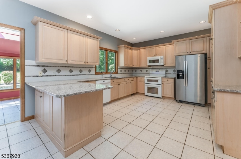 Raritan Twp., New Jersey, 08822, United States, 4 Bedrooms Bedrooms, ,3 BathroomsBathrooms,Residential,For Sale,1988299