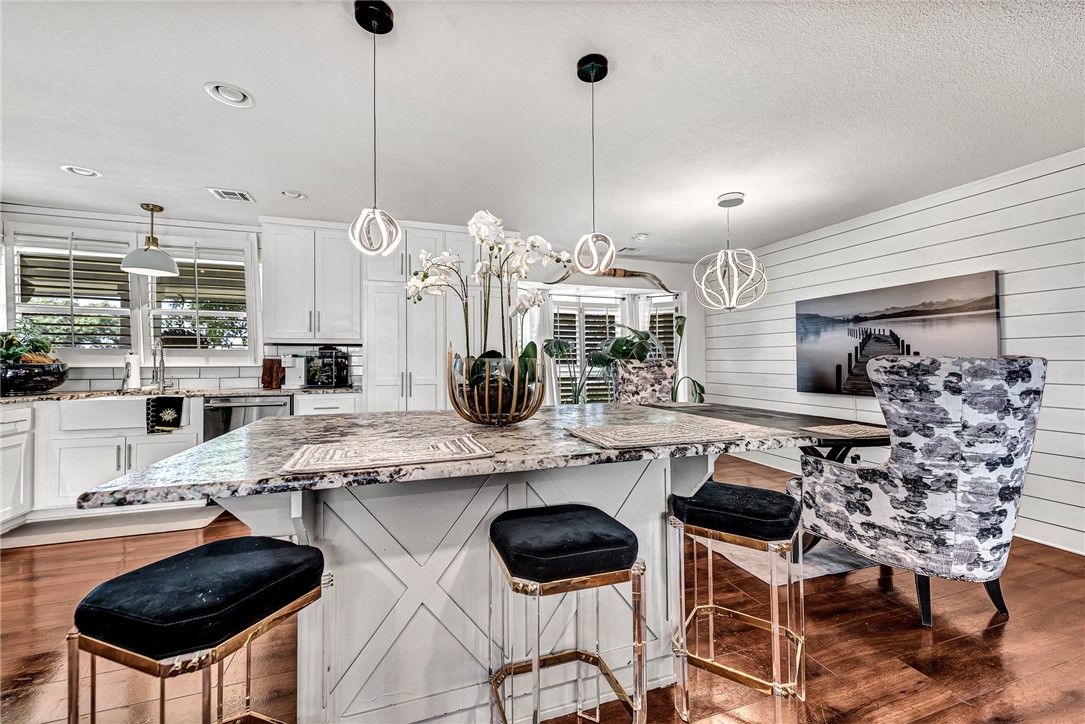 Bentonville, Arkansas, 72713, United States, 4 Bedrooms Bedrooms, ,2 BathroomsBathrooms,Residential,For Sale,1947992