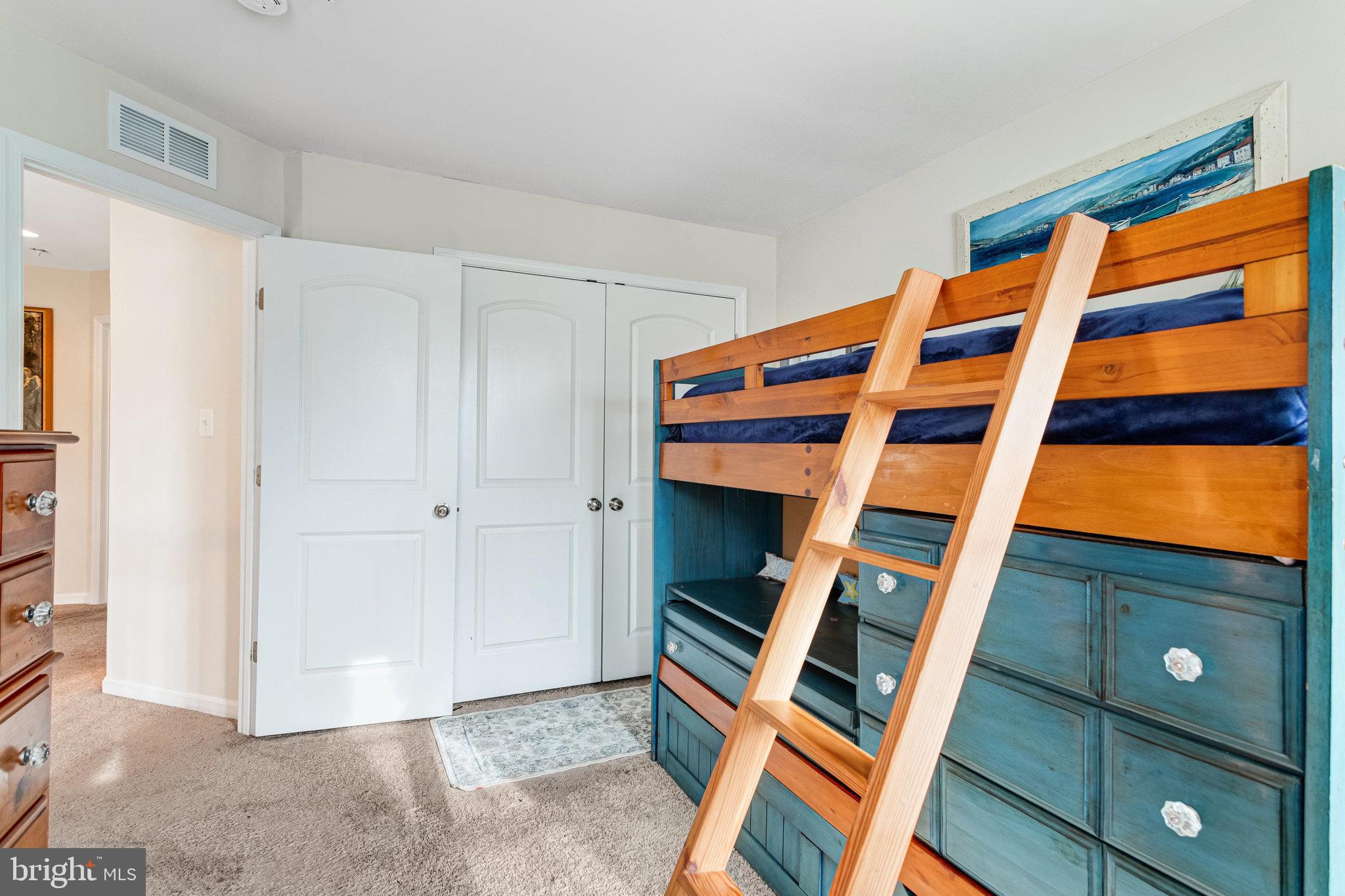 Lanham, Maryland, 20706, United States, 6 Bedrooms Bedrooms, ,5 BathroomsBathrooms,Residential,For Sale,2002849