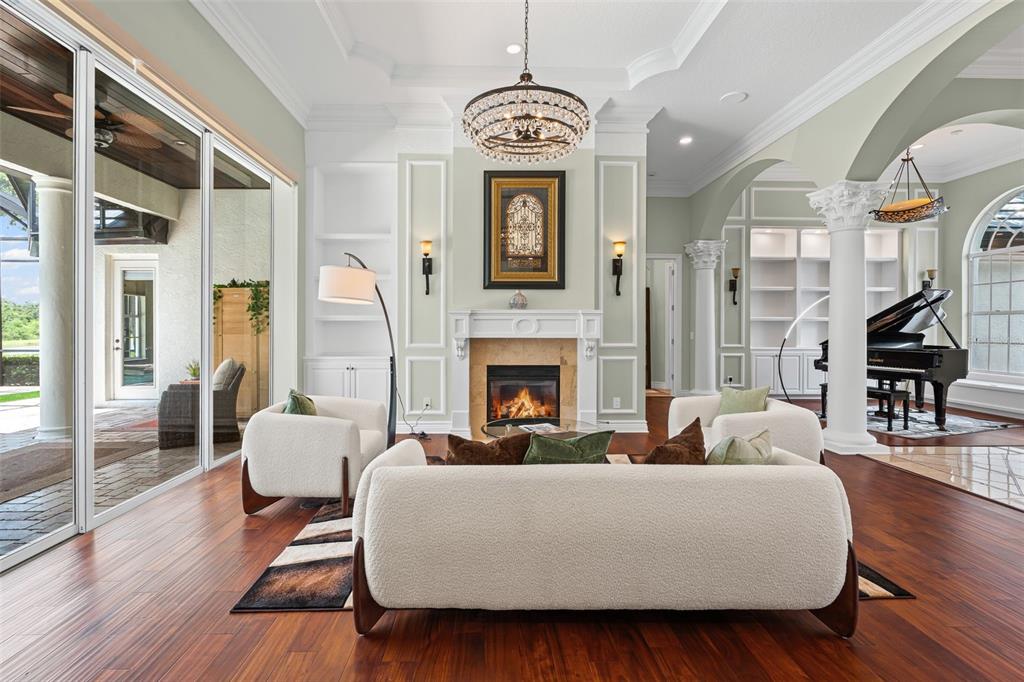 Bradenton, Florida, 34202, United States, 5 Bedrooms Bedrooms, ,5 BathroomsBathrooms,Residential,For Sale,1873833