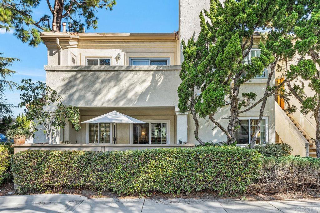 Vista, California, 92081, United States, 2 Bedrooms Bedrooms, ,2 BathroomsBathrooms,Residential,For Sale,1989582