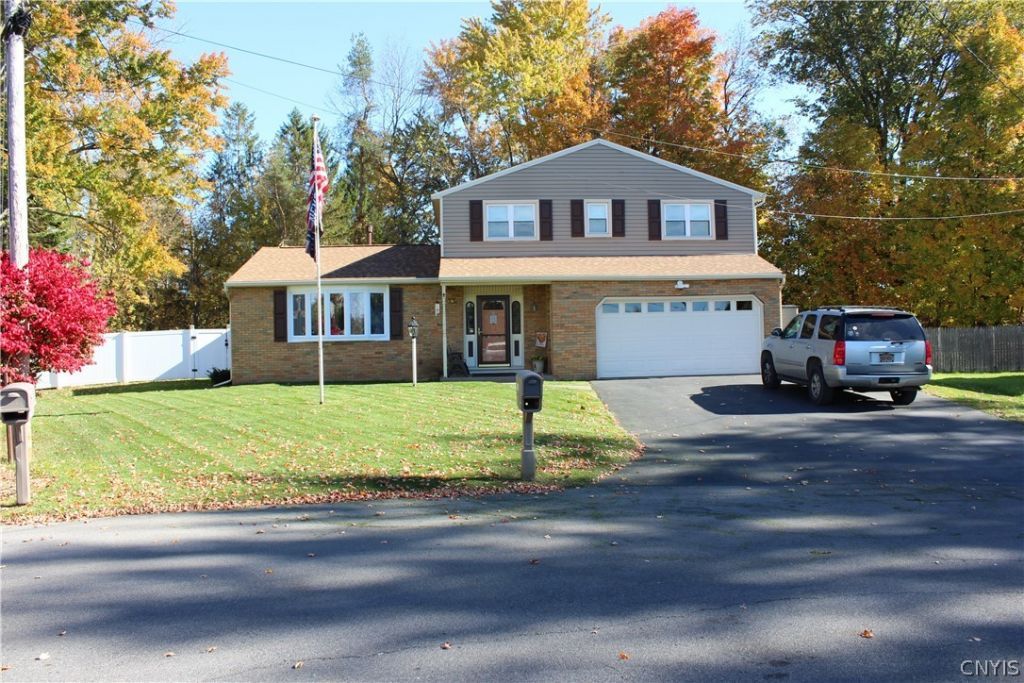 Carina Cir, Clay, NY 13041