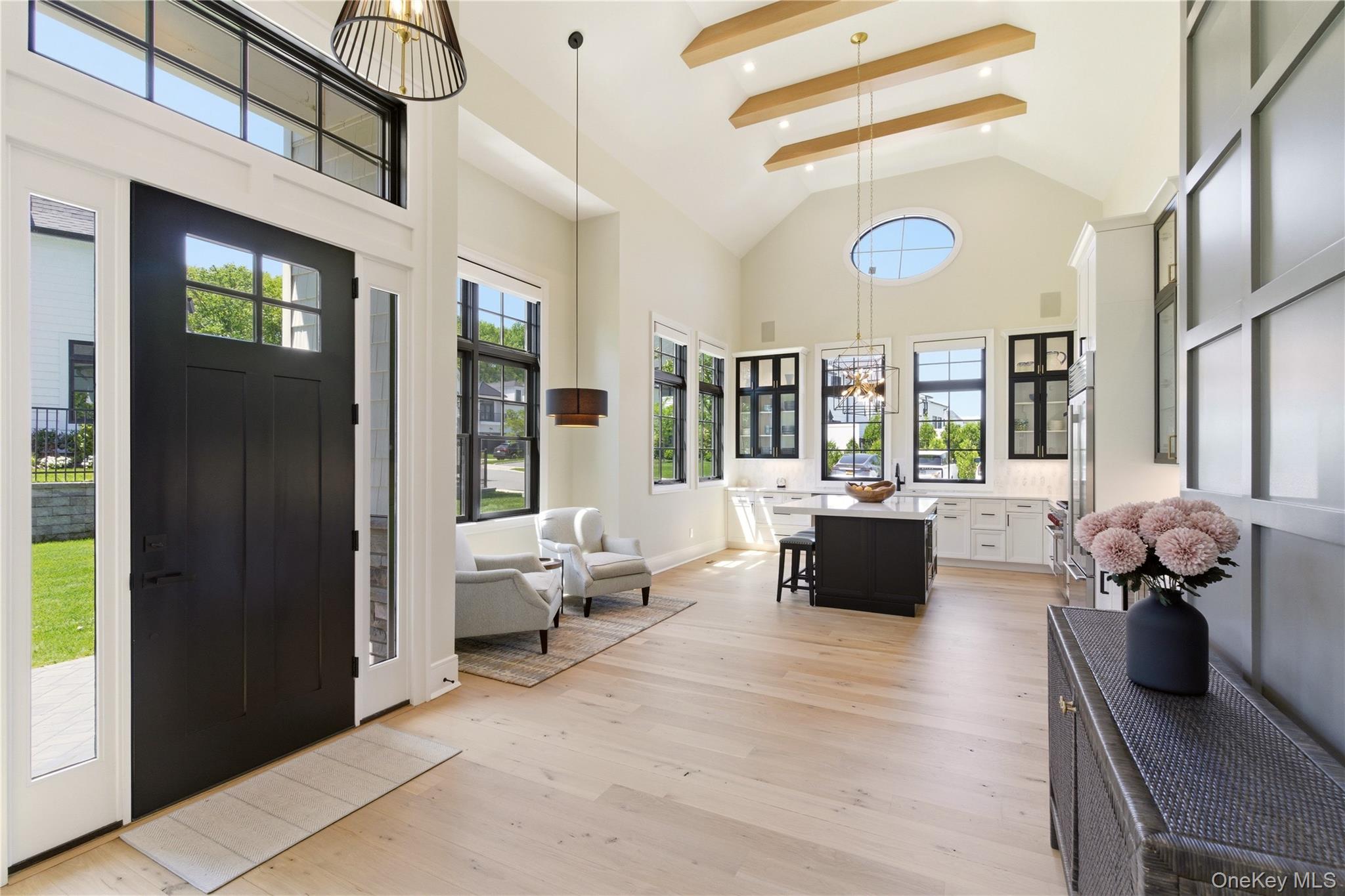  102 Three Ponds Lane E, Woodbury, NY, 11797 - 物件實景