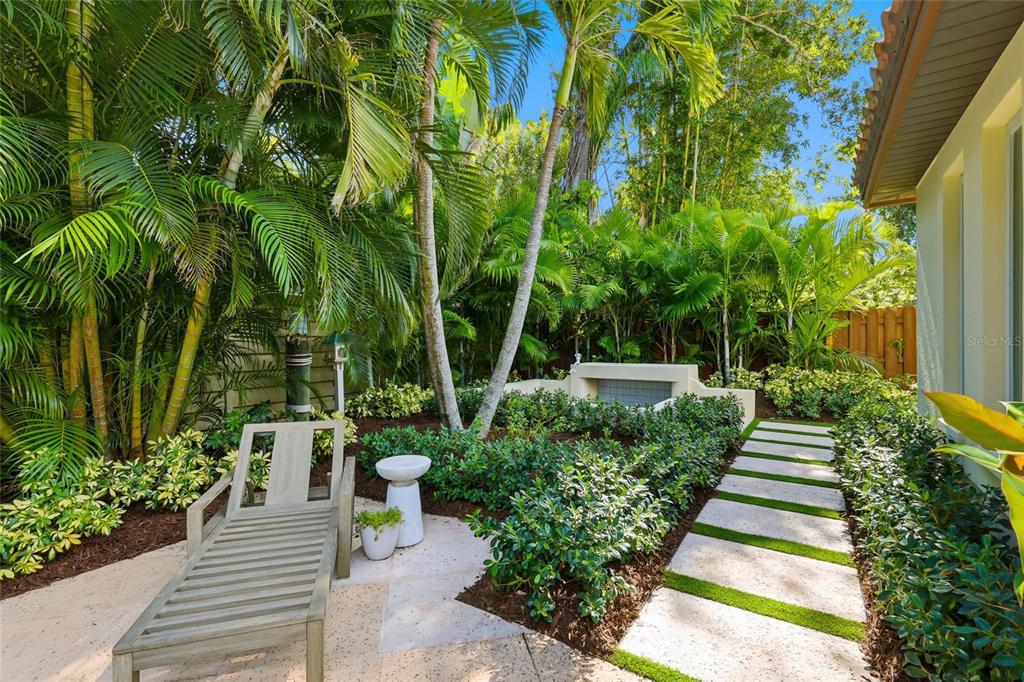 Sarasota, Florida, 34234, United States, 3 Bedrooms Bedrooms, ,3 BathroomsBathrooms,Residential,For Sale,1989538