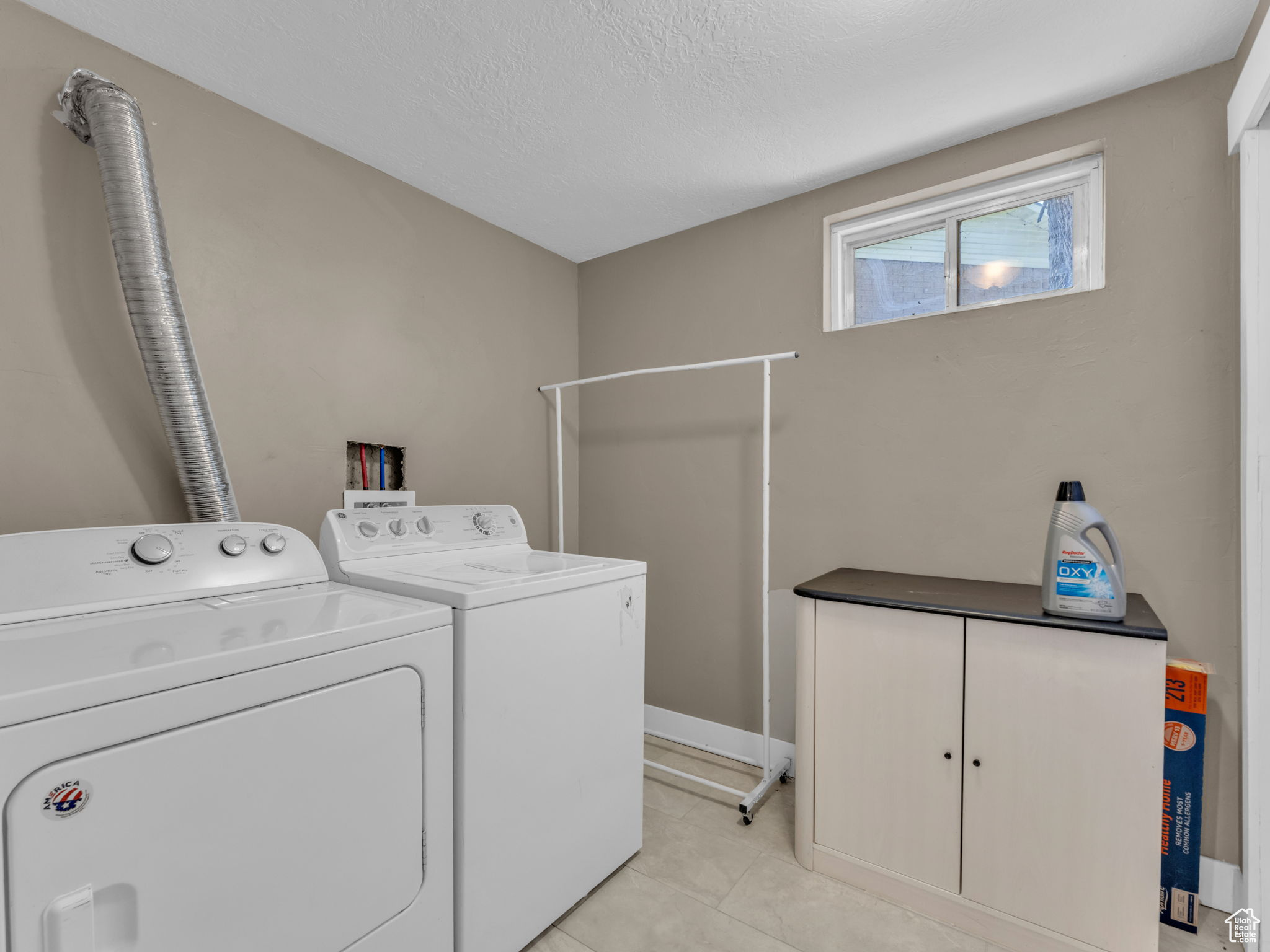 Midvale, Utah, 84047, United States, 4 Bedrooms Bedrooms, ,2 BathroomsBathrooms,Residential,For Sale,1862368