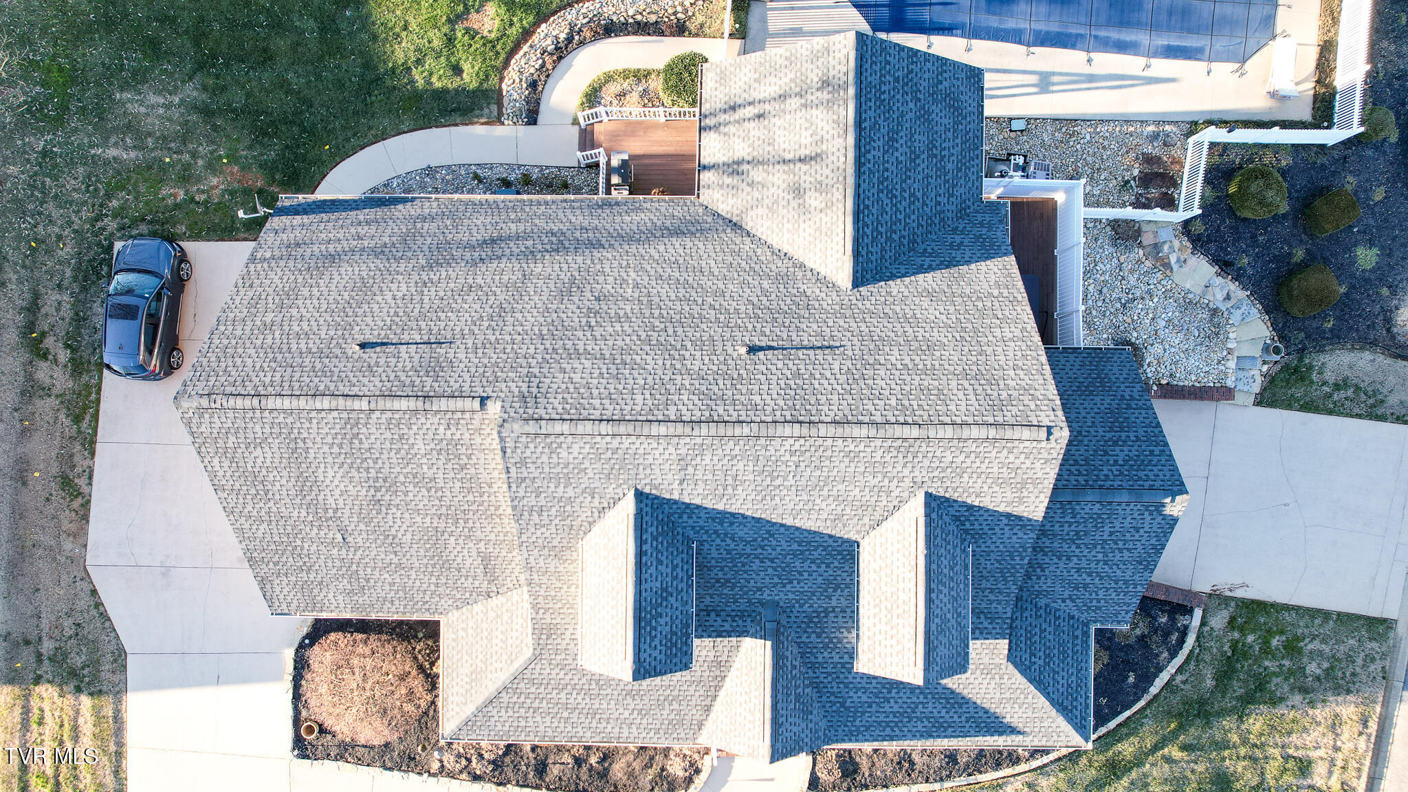 Greeneville, Tennessee, 37745, United States, 5 Bedrooms Bedrooms, ,5 BathroomsBathrooms,Residential,For Sale,2012581