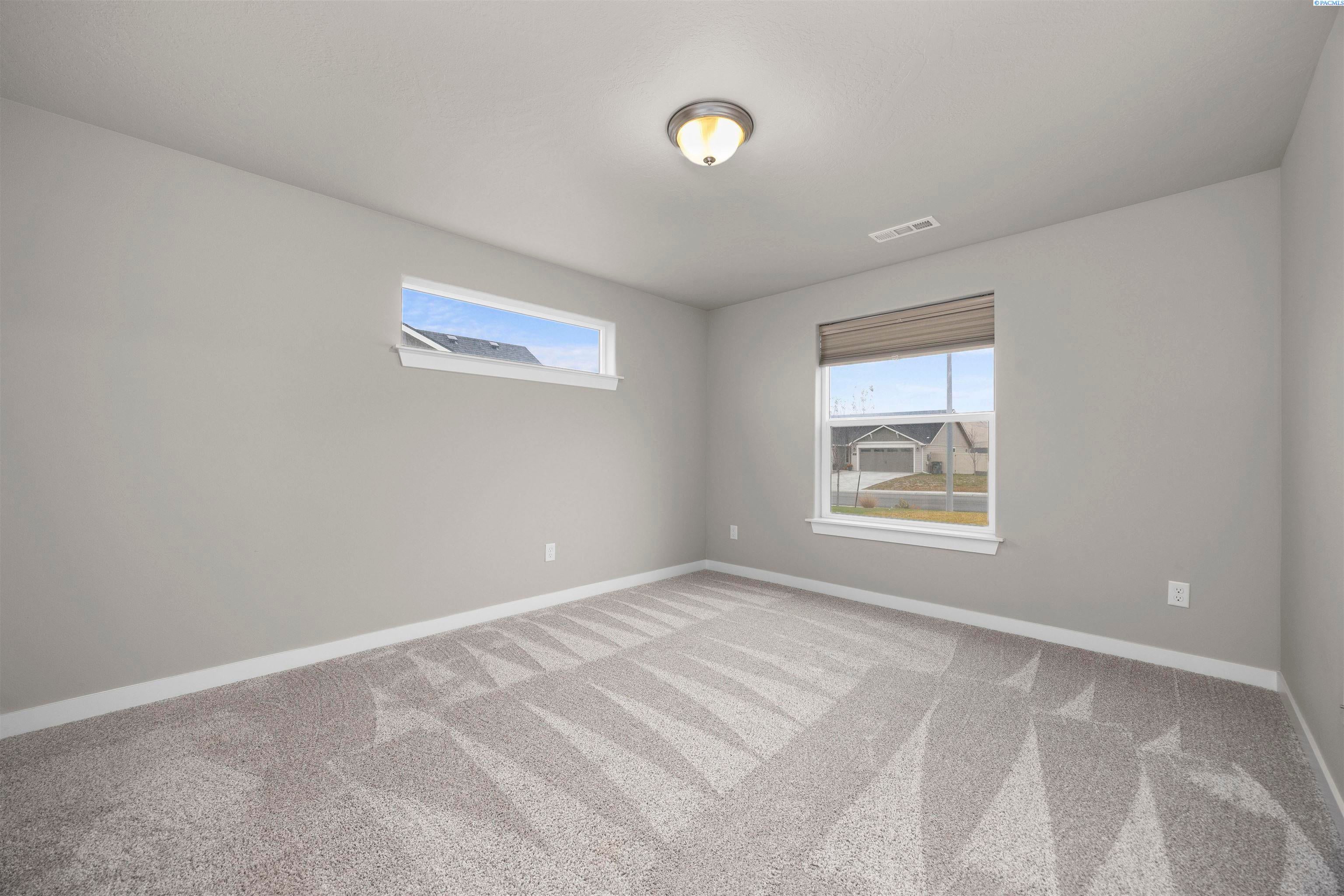 Prosser, Washington, 99350, United States, 3 Bedrooms Bedrooms, ,3 BathroomsBathrooms,Residential,For Sale,1994291