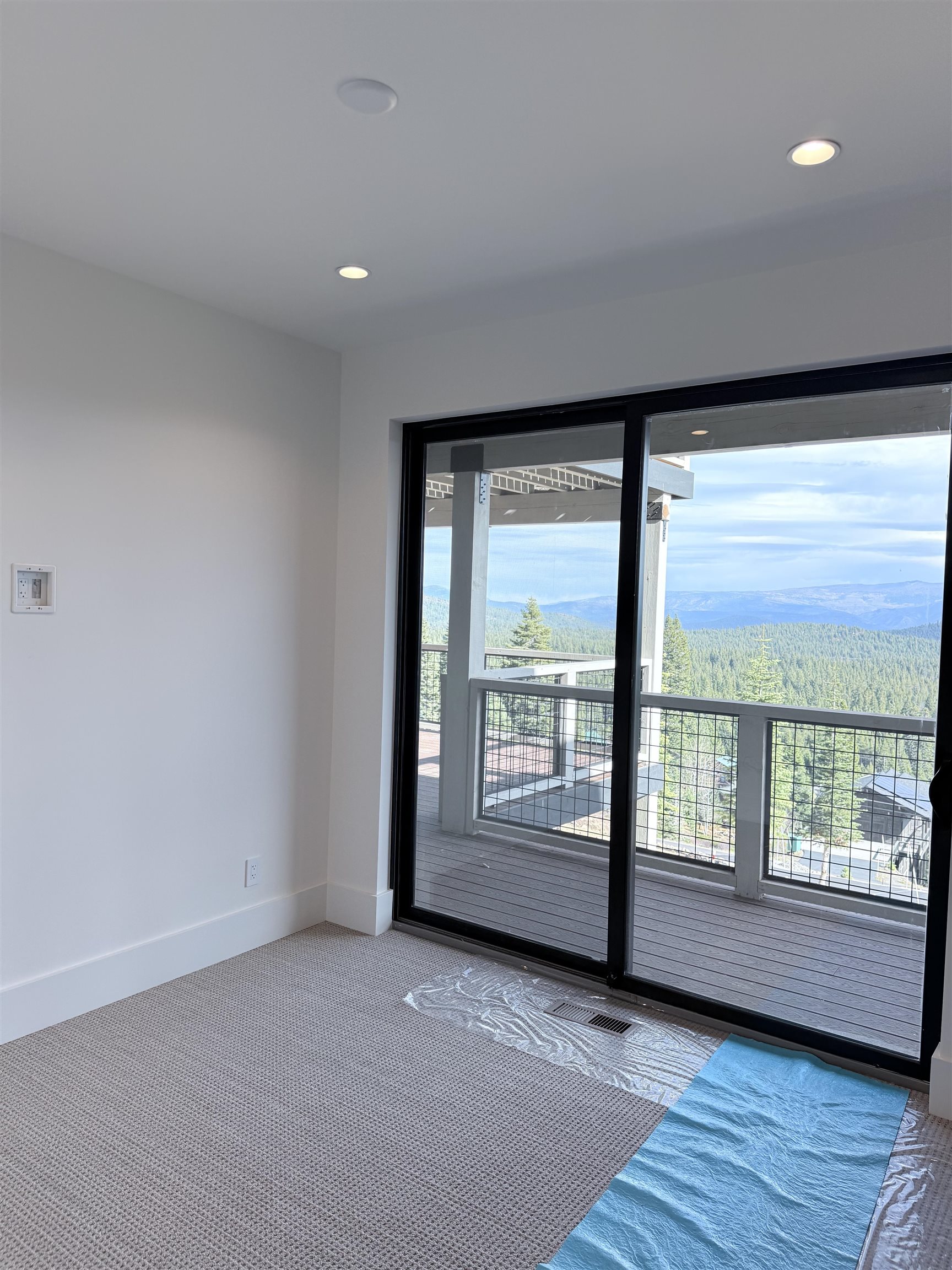 Truckee, California, 96161, United States, 5 Bedrooms Bedrooms, ,5 BathroomsBathrooms,Residential,For Sale,1992888