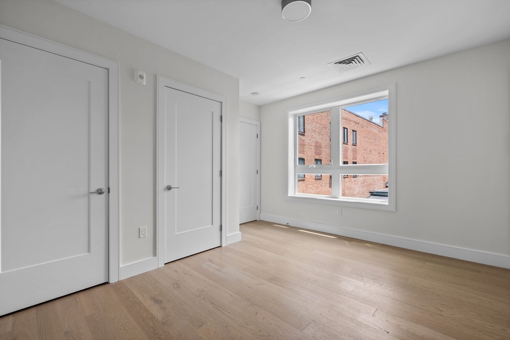 Boston, Massachusetts, 02128, United States, 2 Bedrooms Bedrooms, ,2 BathroomsBathrooms,Residential,For Sale,1942738