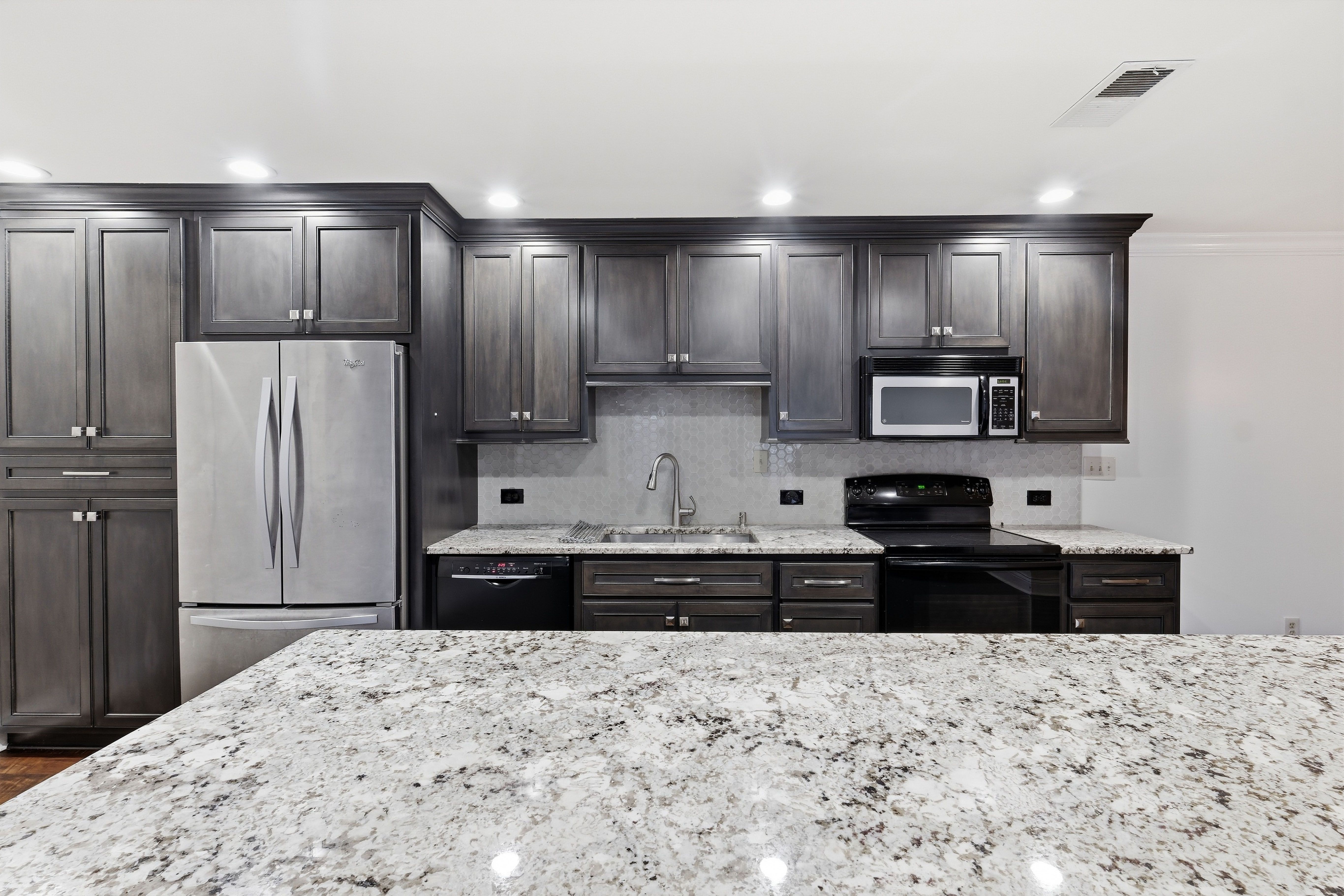  4708 Weybridge Gardens, 104, Louisville, KY 40207 - 物件實景